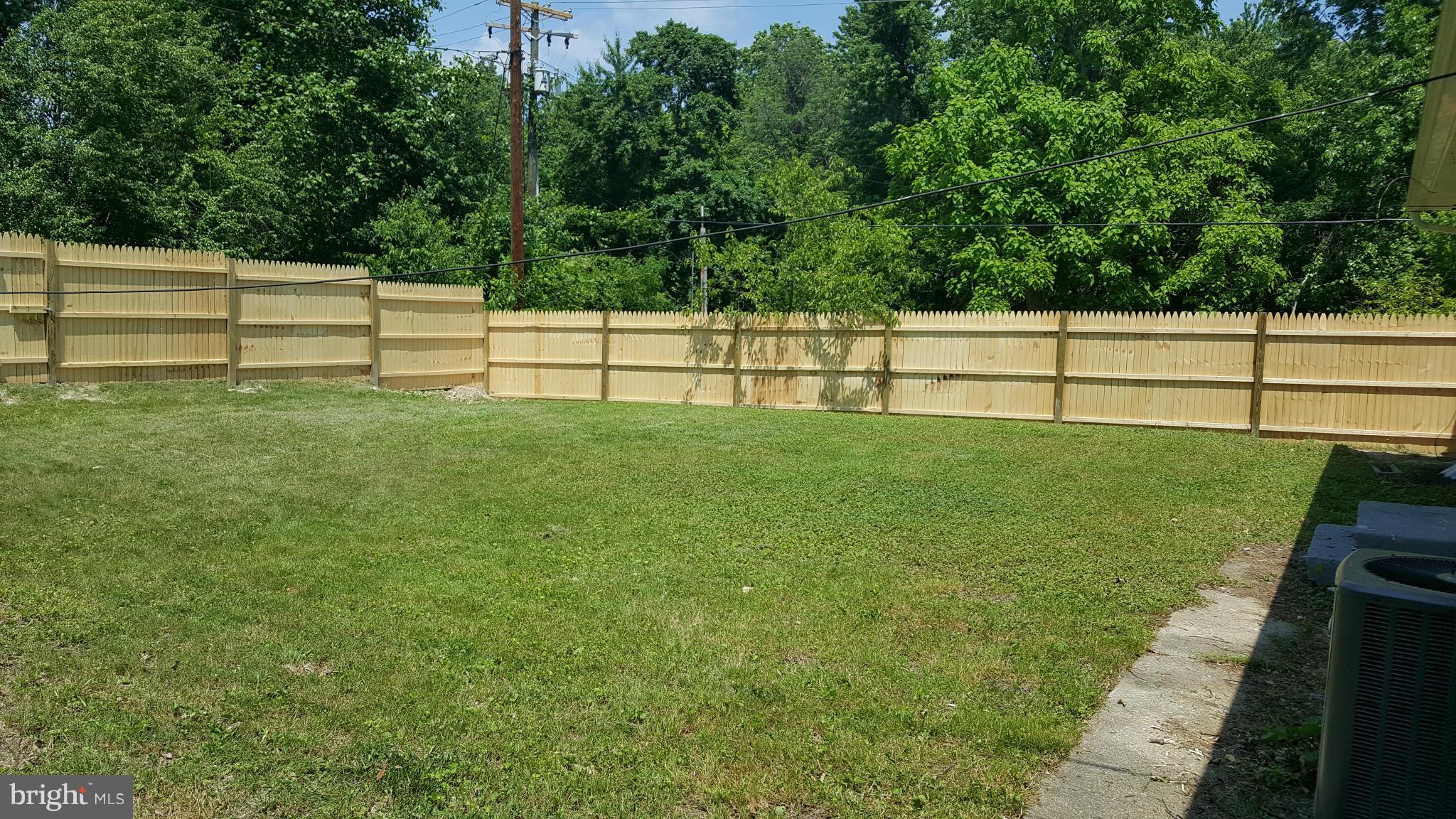 COUNTRY CLUB MANOR - Residential Lease