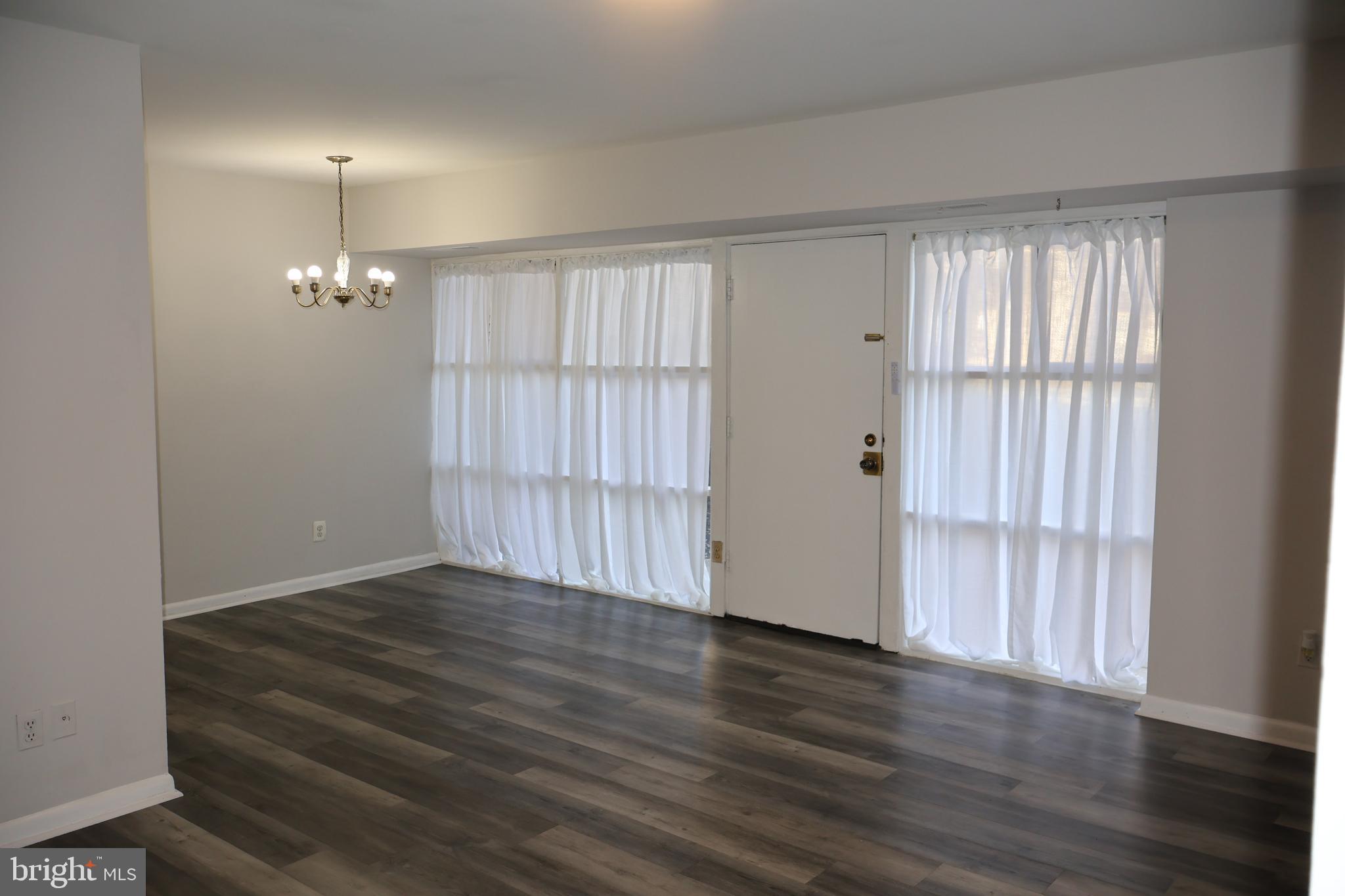 AMERICANA FAIRFAX - Residential Lease