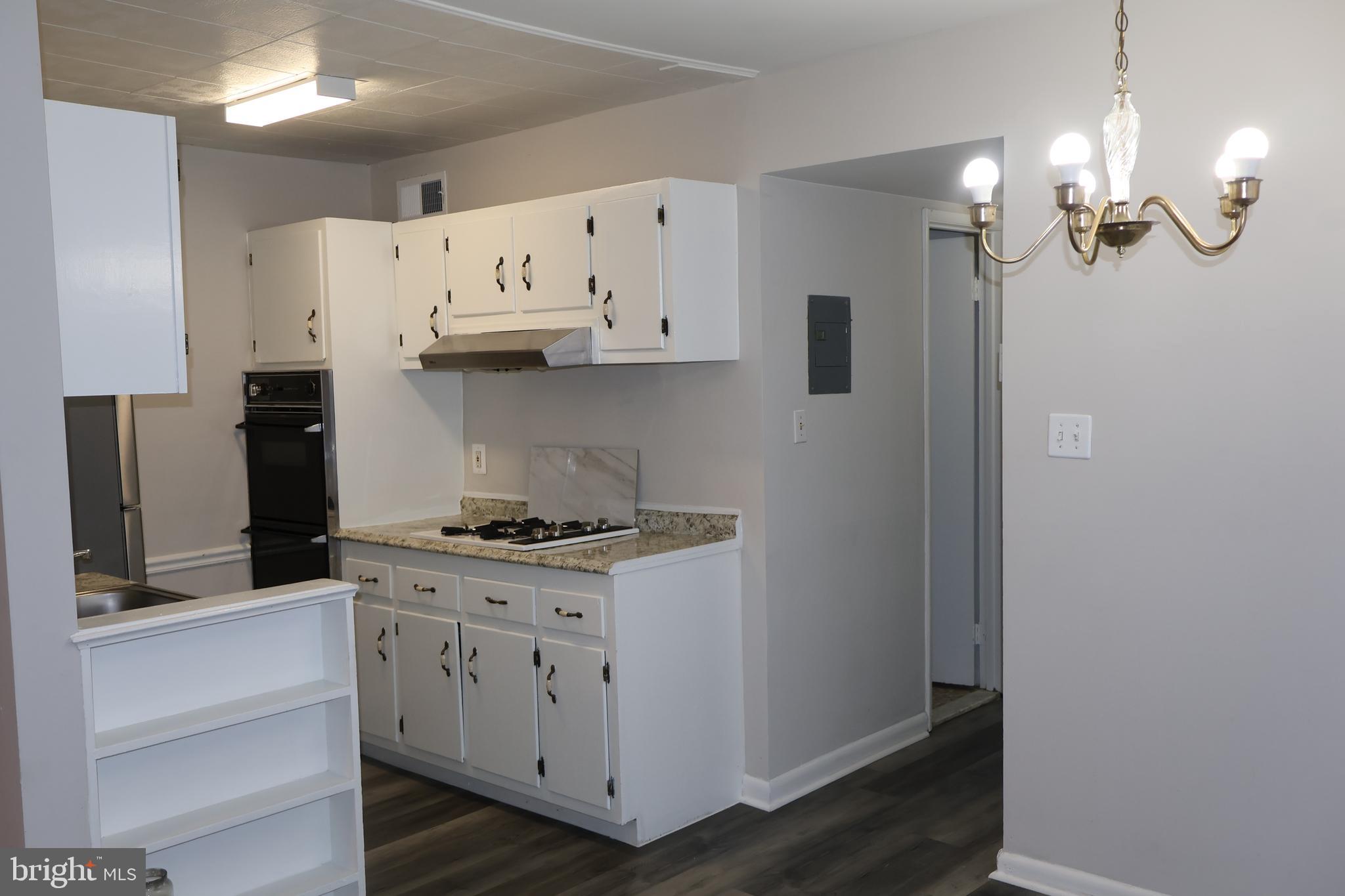 AMERICANA FAIRFAX - Residential Lease