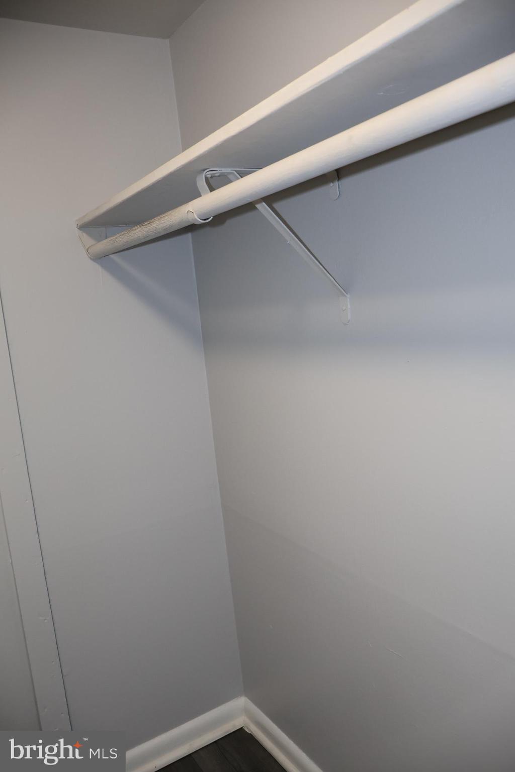 AMERICANA FAIRFAX - Residential Lease