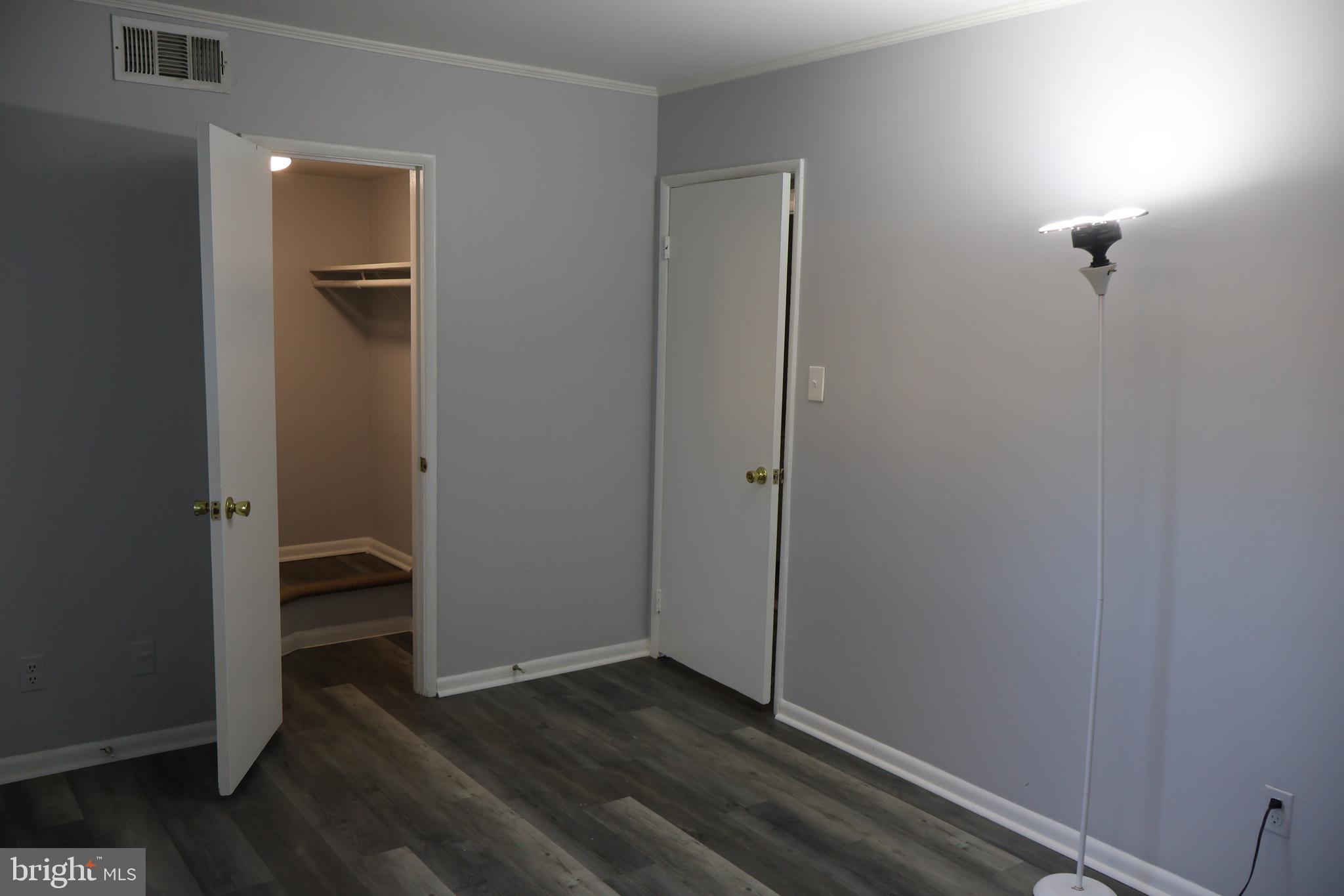 AMERICANA FAIRFAX - Residential Lease