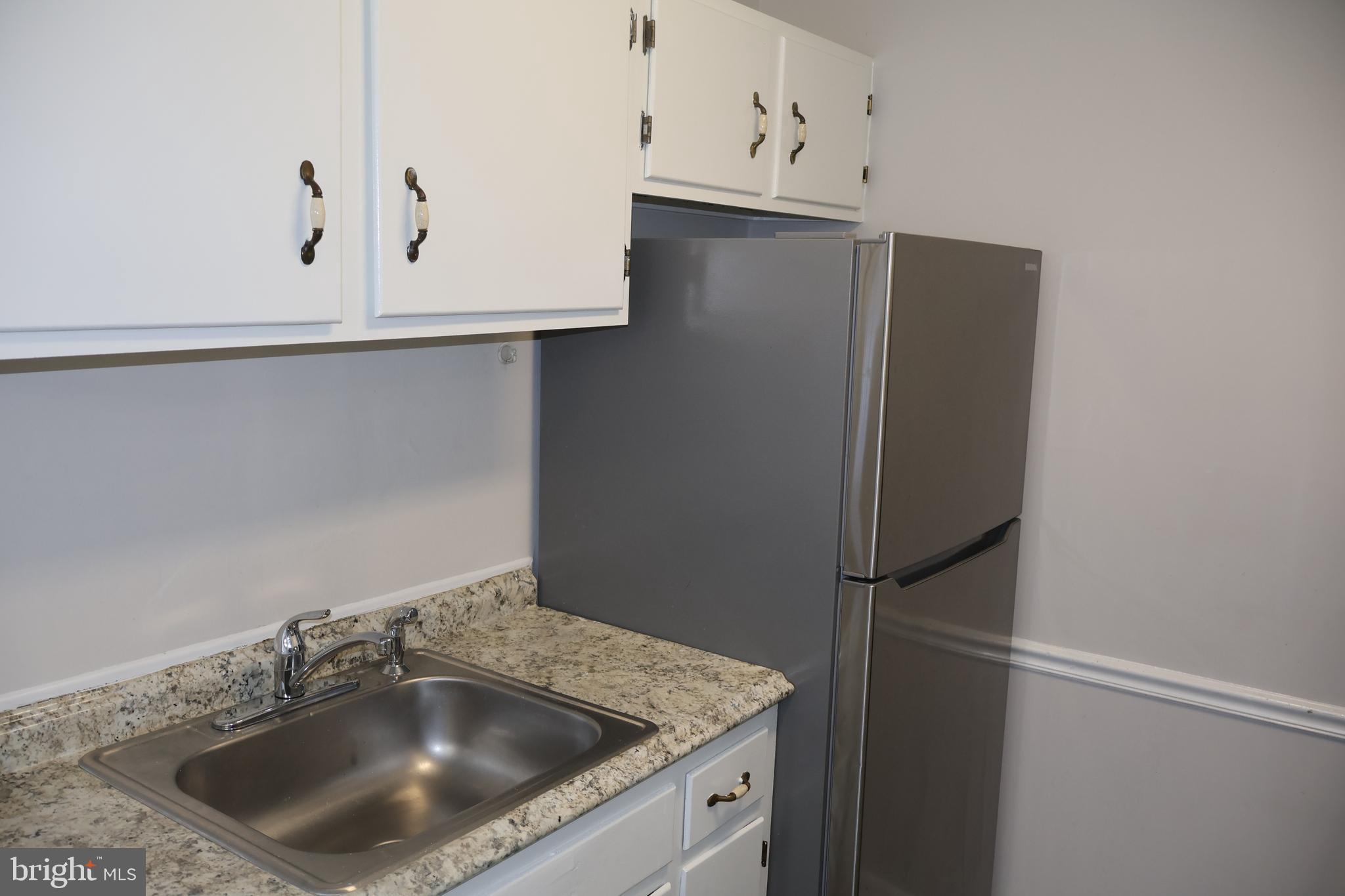 AMERICANA FAIRFAX - Residential Lease