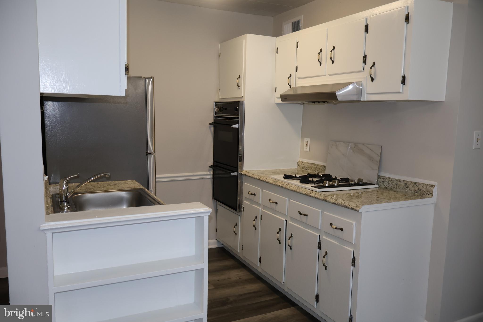 AMERICANA FAIRFAX - Residential Lease