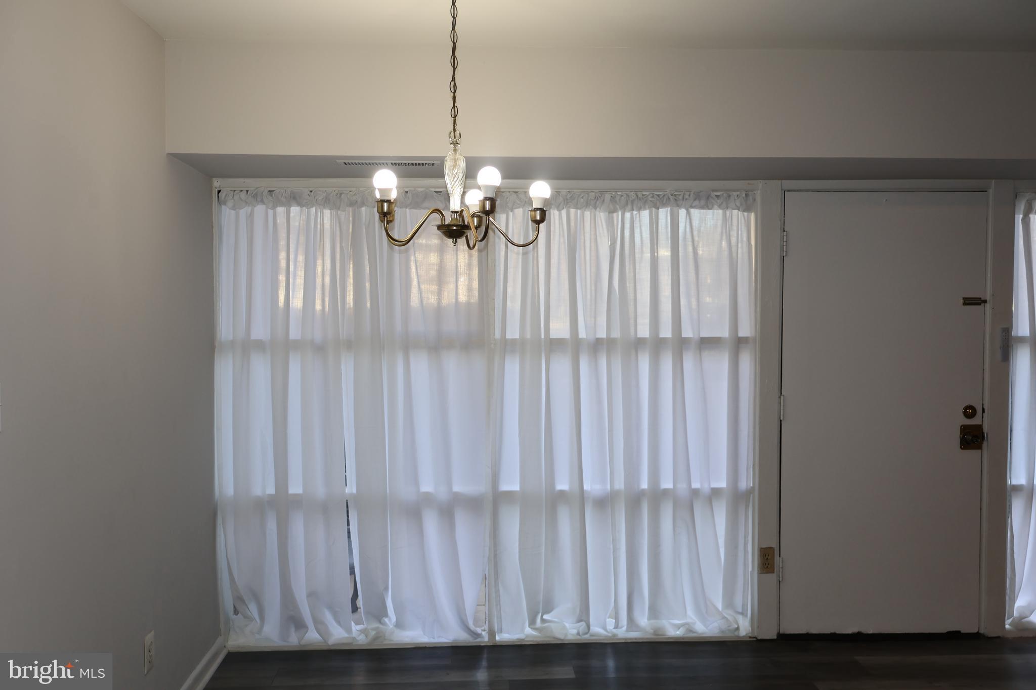 AMERICANA FAIRFAX - Residential Lease