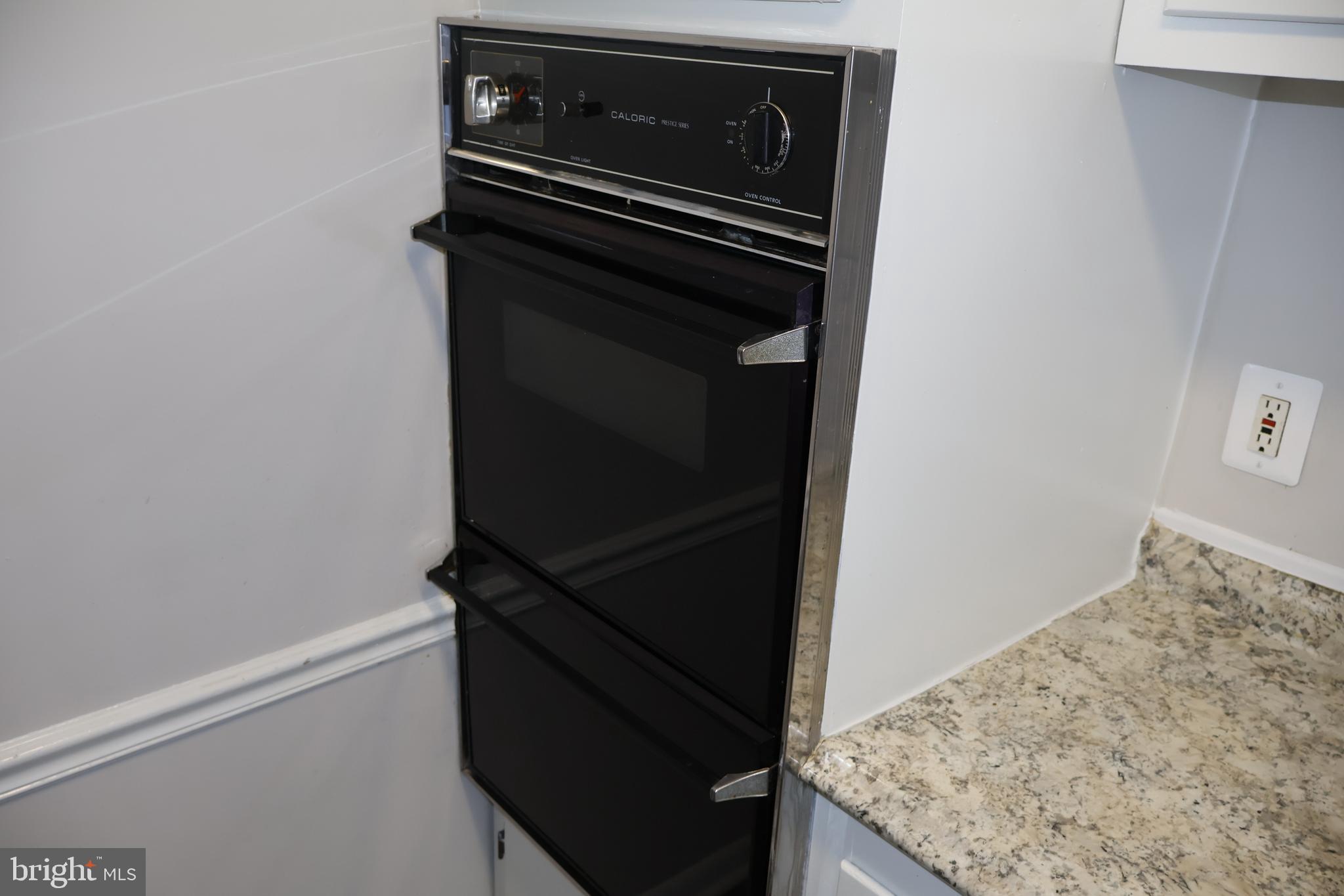 AMERICANA FAIRFAX - Residential Lease