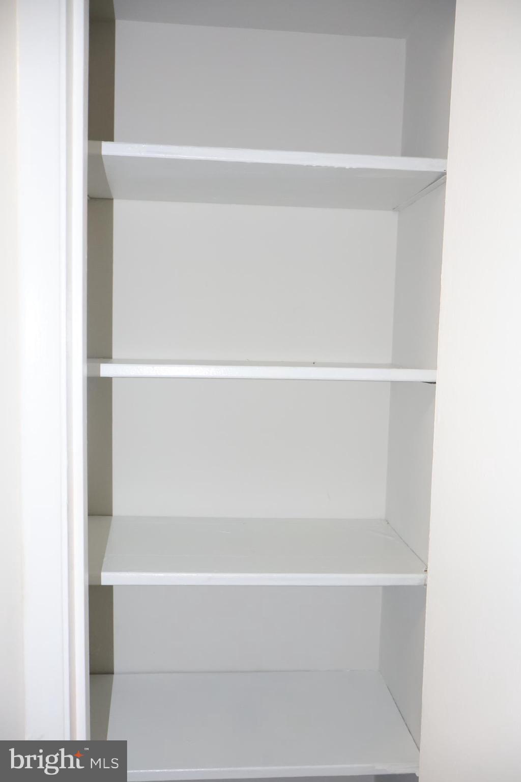 AMERICANA FAIRFAX - Residential Lease