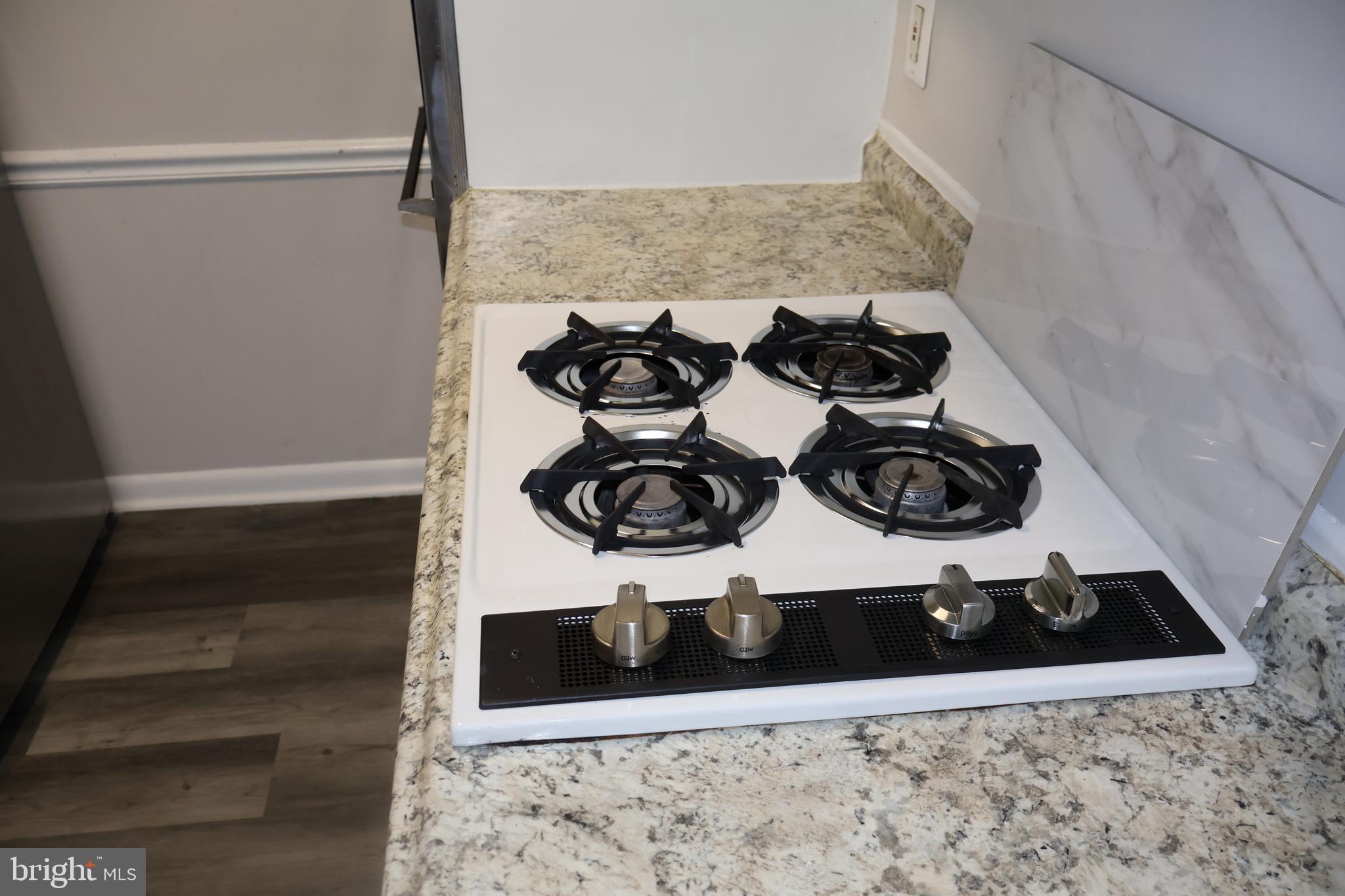 AMERICANA FAIRFAX - Residential Lease