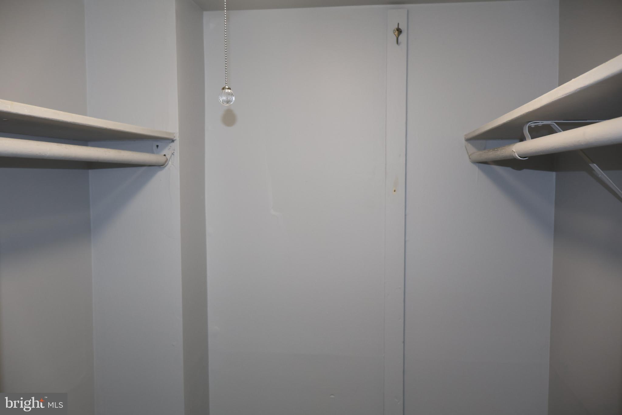 AMERICANA FAIRFAX - Residential Lease