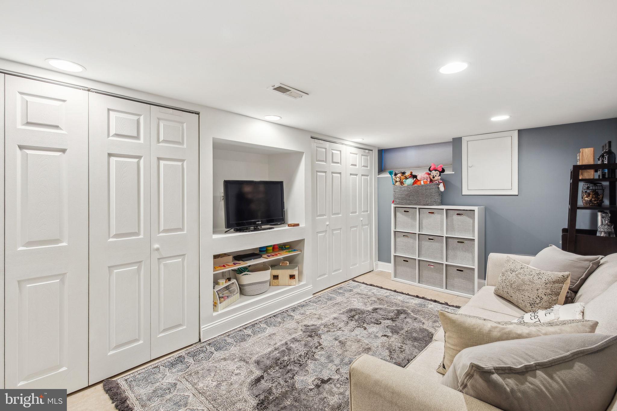 FAIRMOUNT - Residential