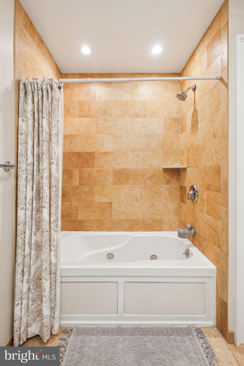 FAIRMOUNT - Residential