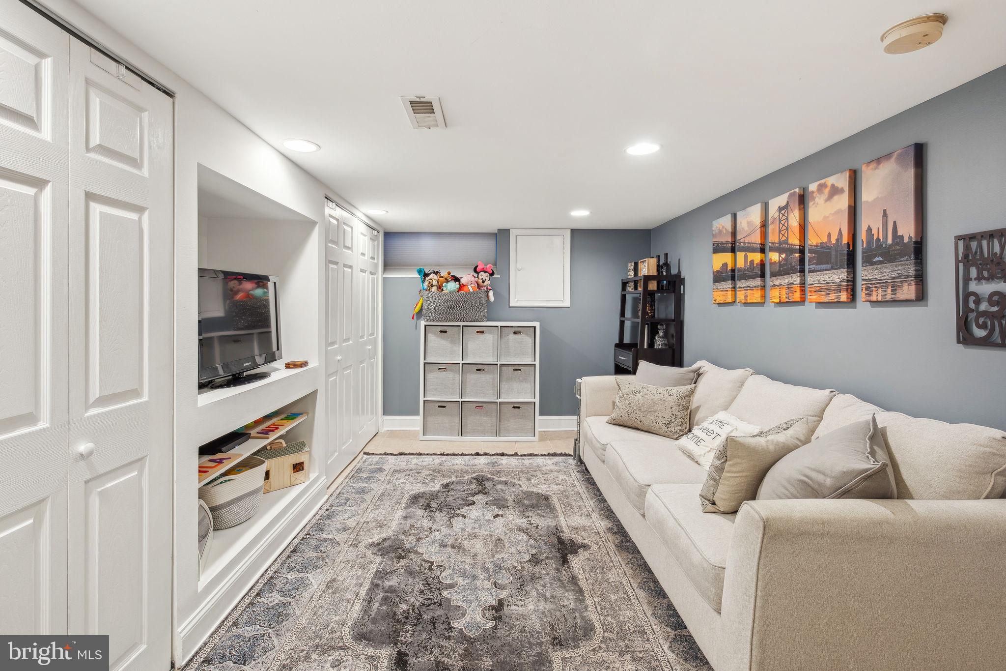 FAIRMOUNT - Residential