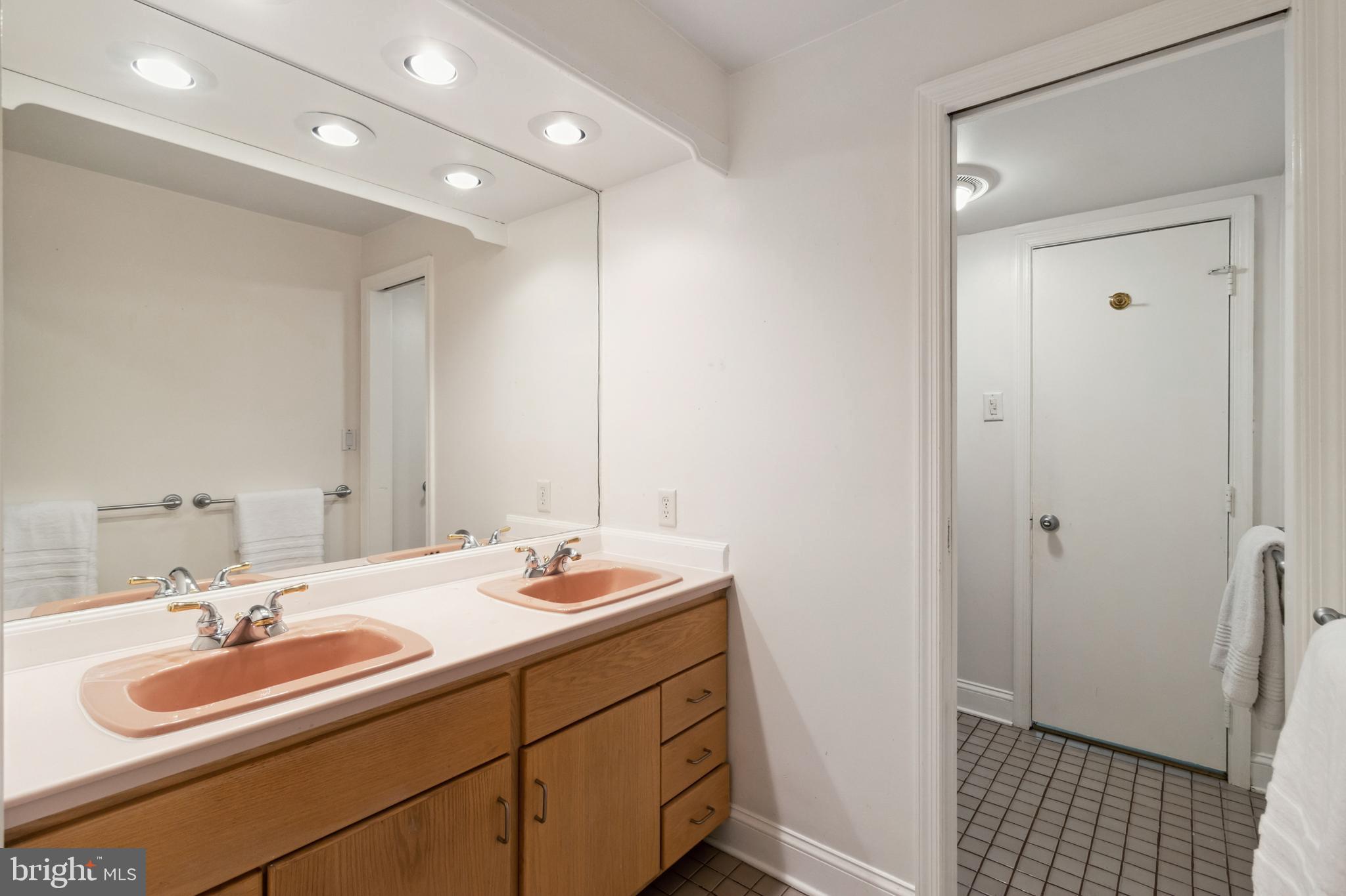 HILLENDALE - Residential