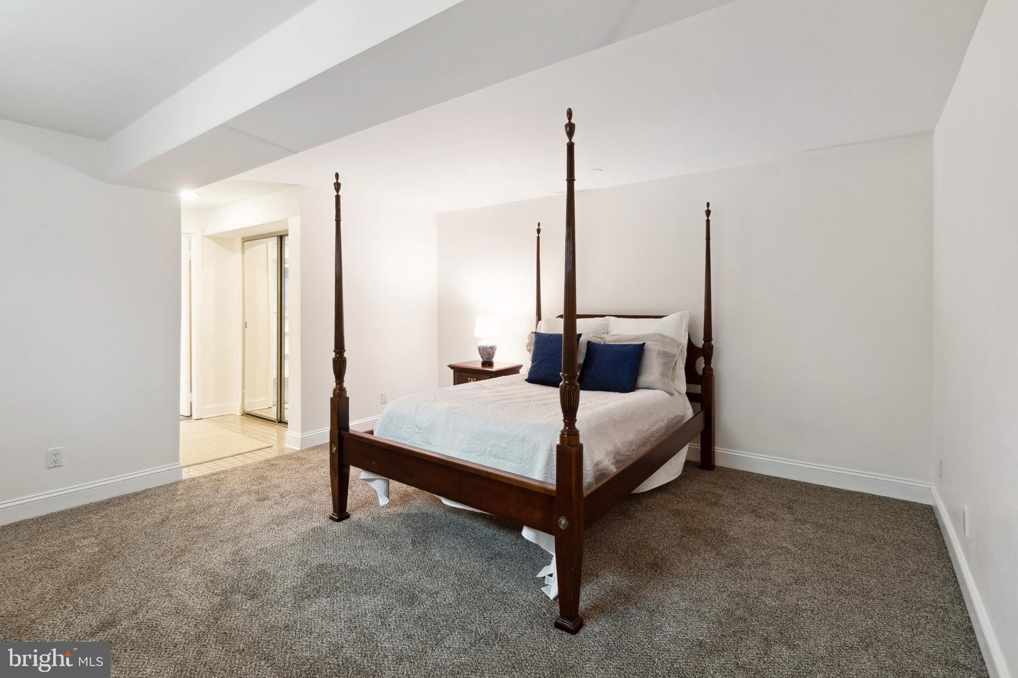 HILLENDALE - Residential