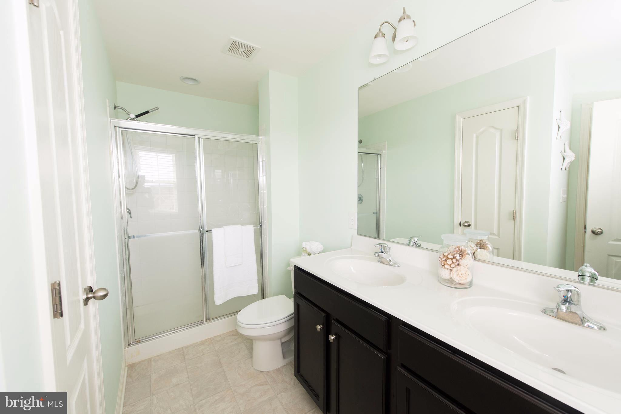 LAKELAND PLACE - Residential