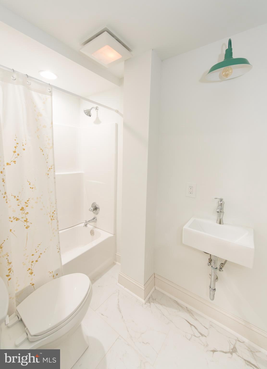 LAKELAND PLACE - Residential