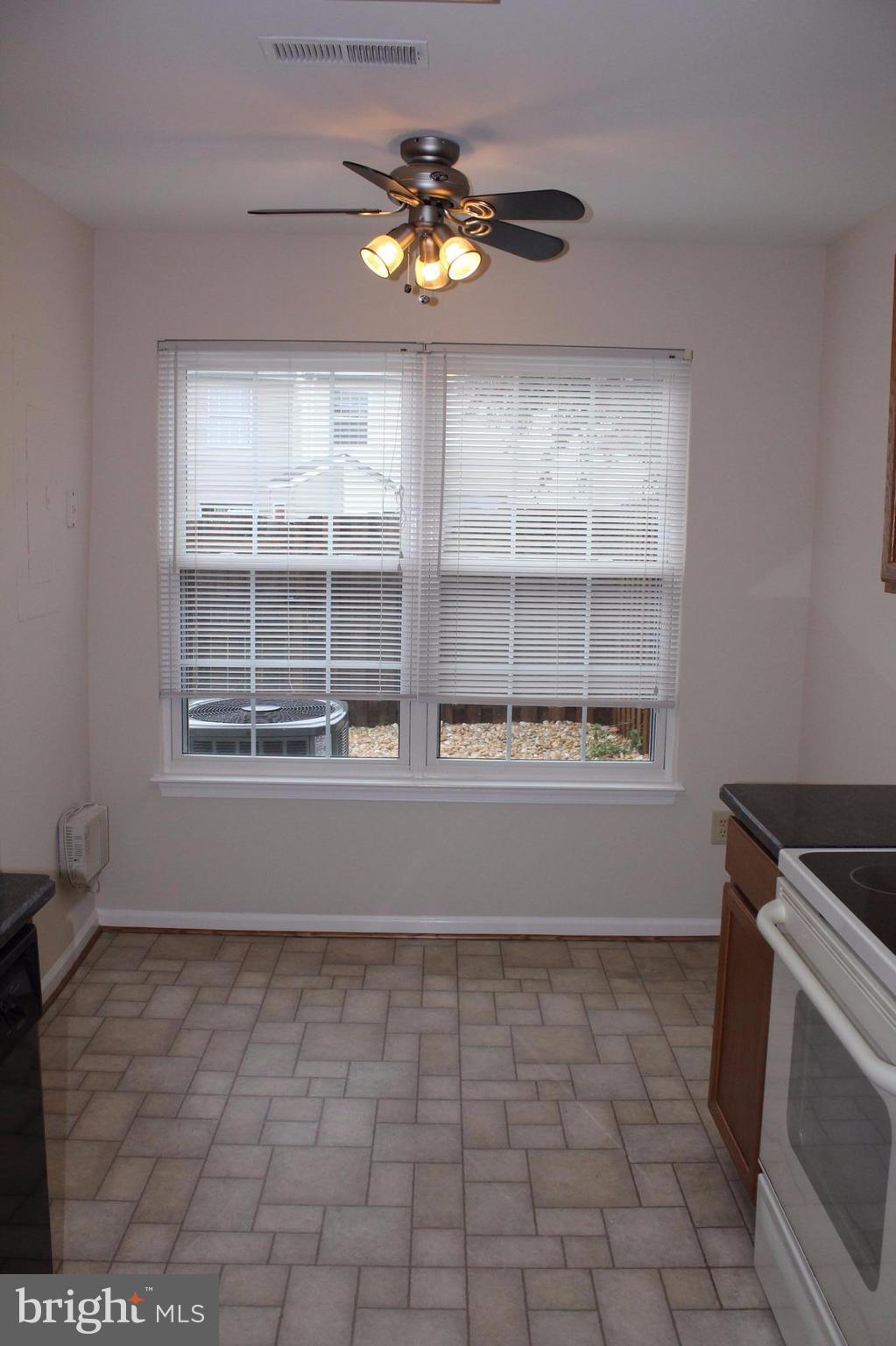 VILLAGES OF SALEM STATION - Residential Lease