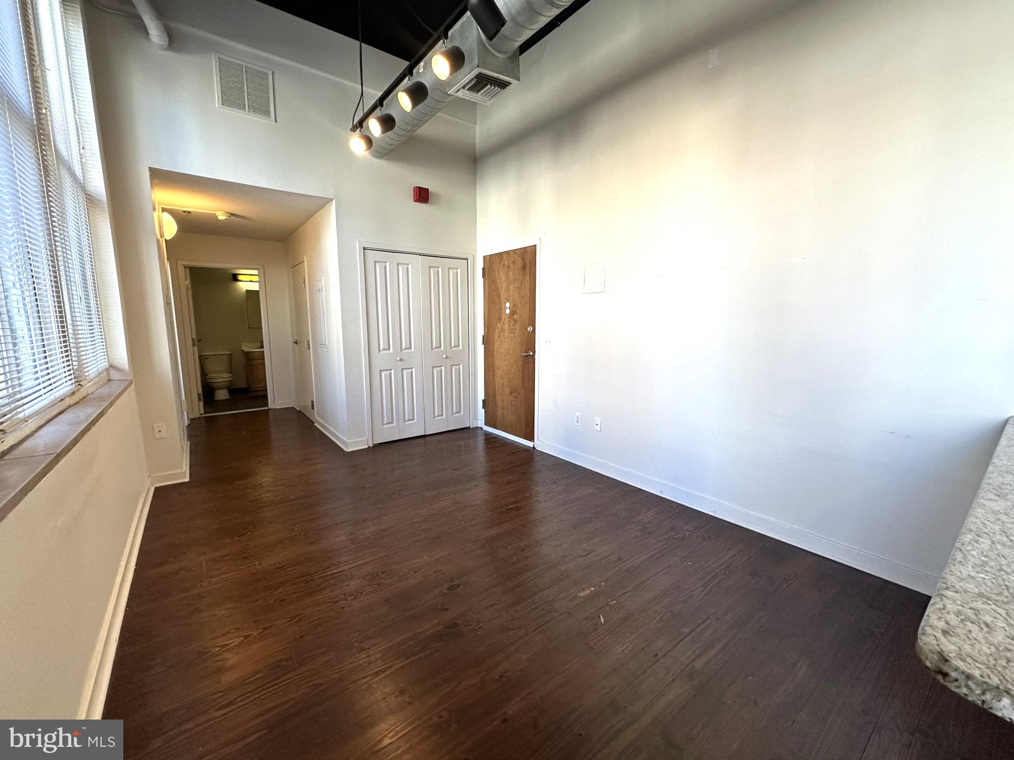 CENTER CITY - Residential Lease