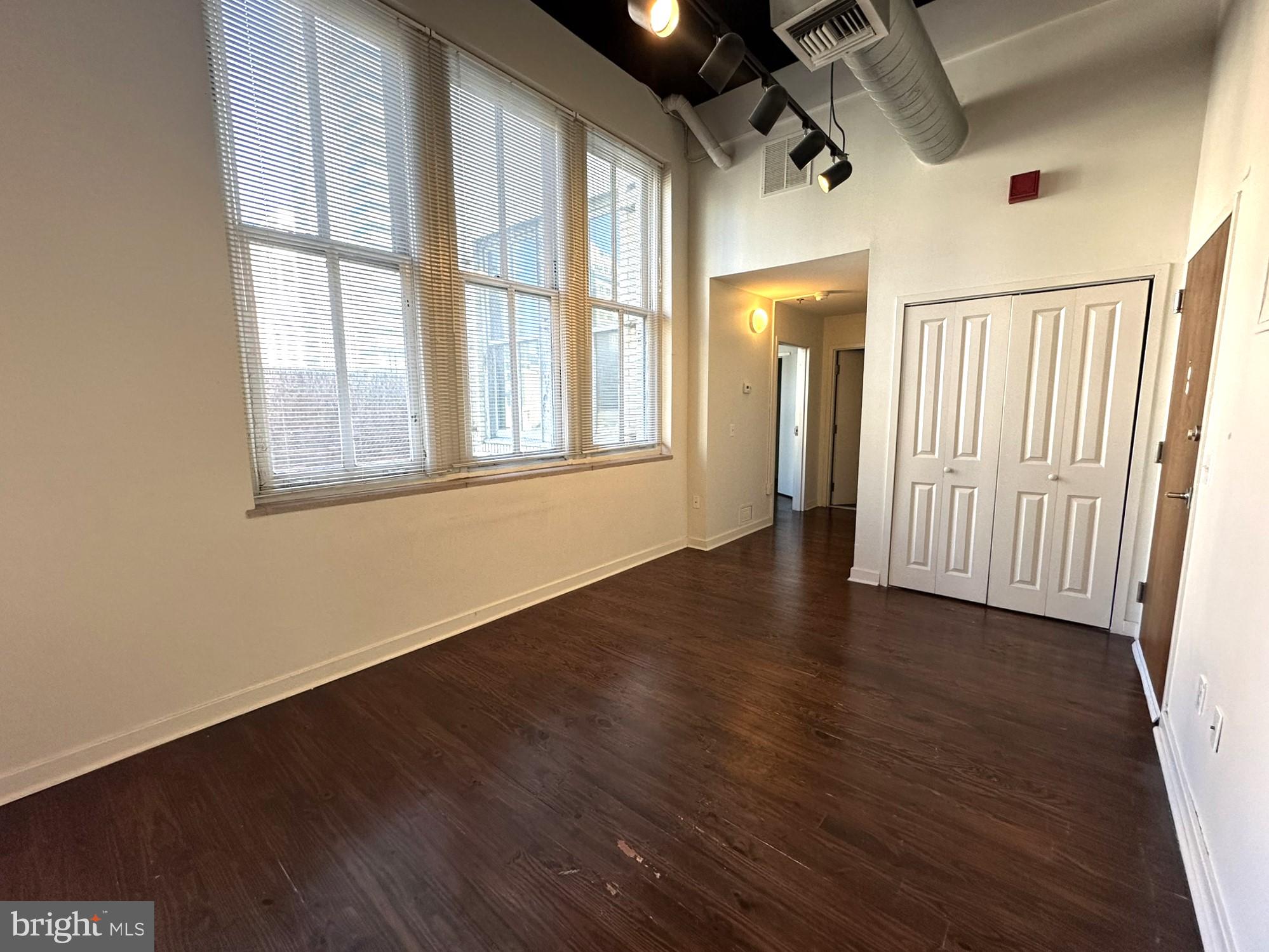 CENTER CITY - Residential Lease