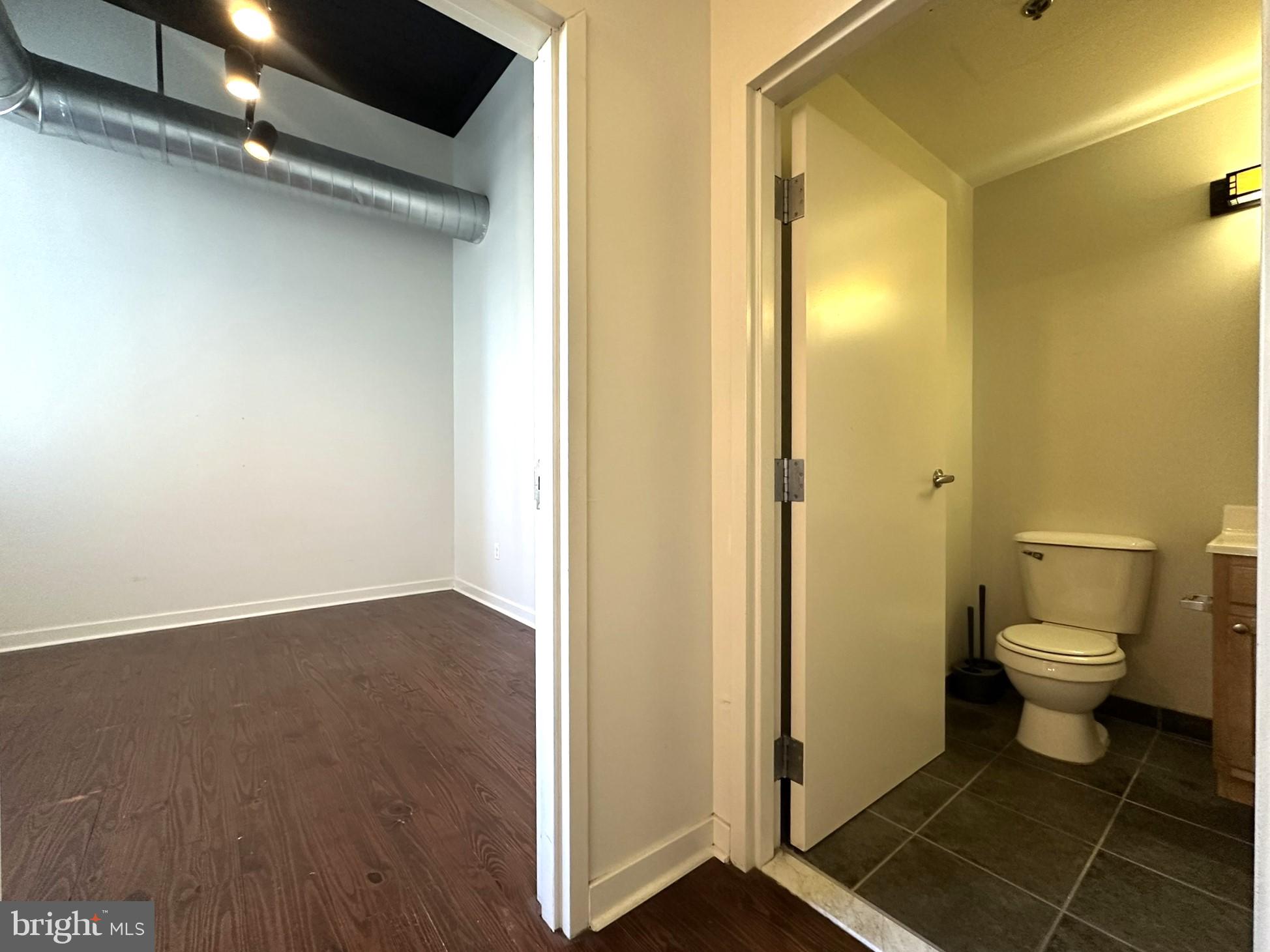 CENTER CITY - Residential Lease