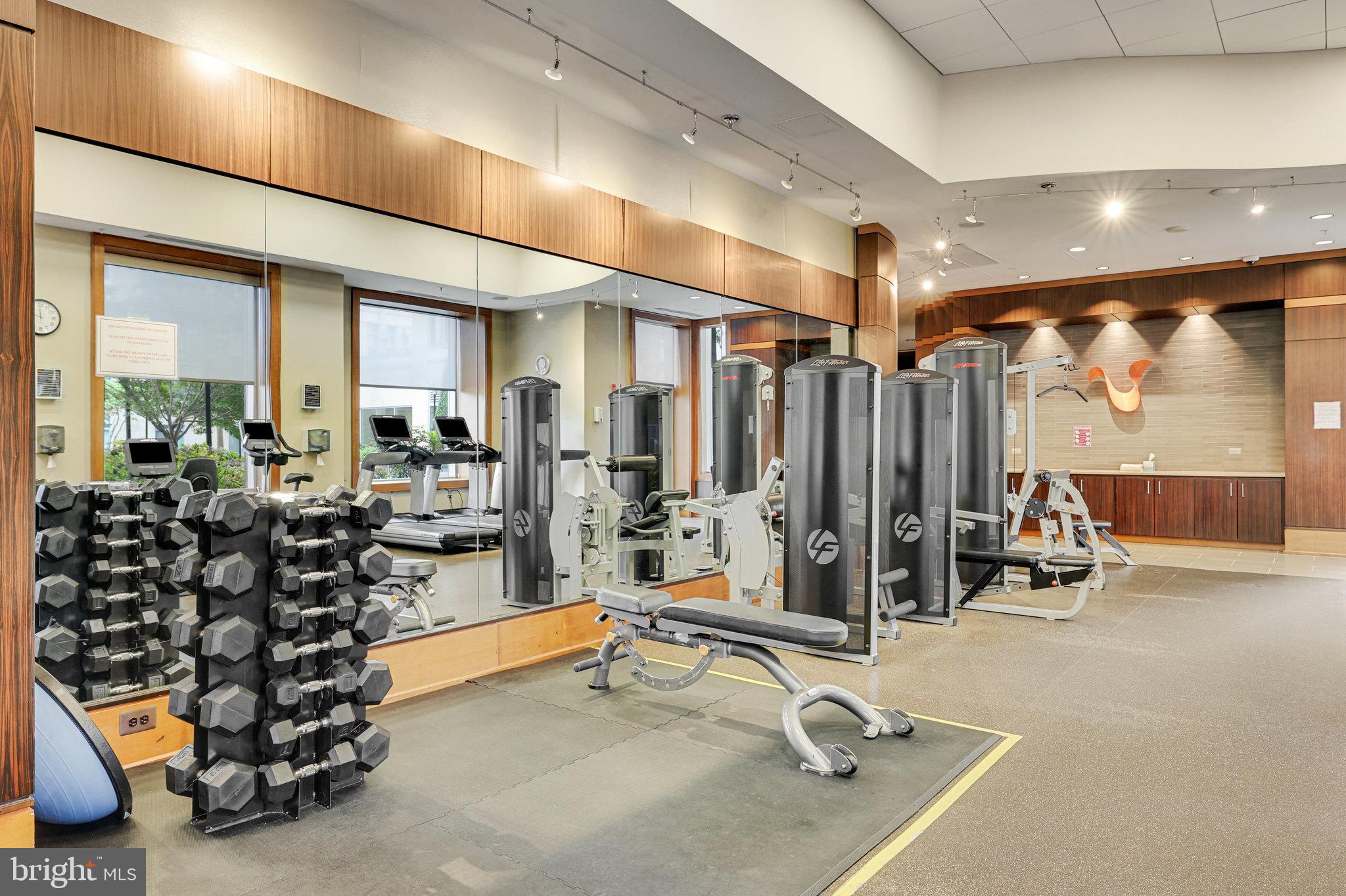 MIDTOWN AT RESTON TOWN CENTER - Residential