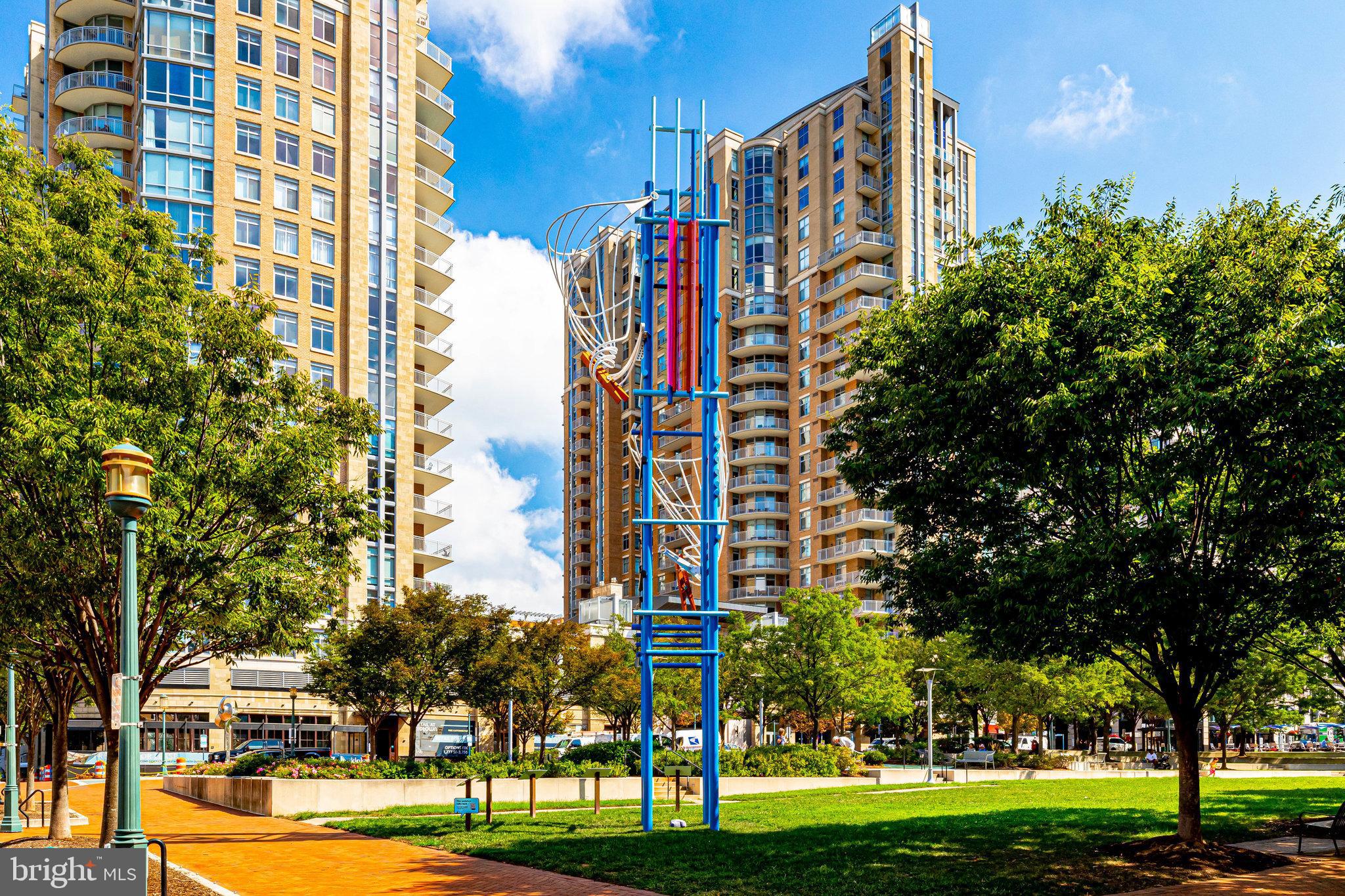 MIDTOWN AT RESTON TOWN CENTER - Residential