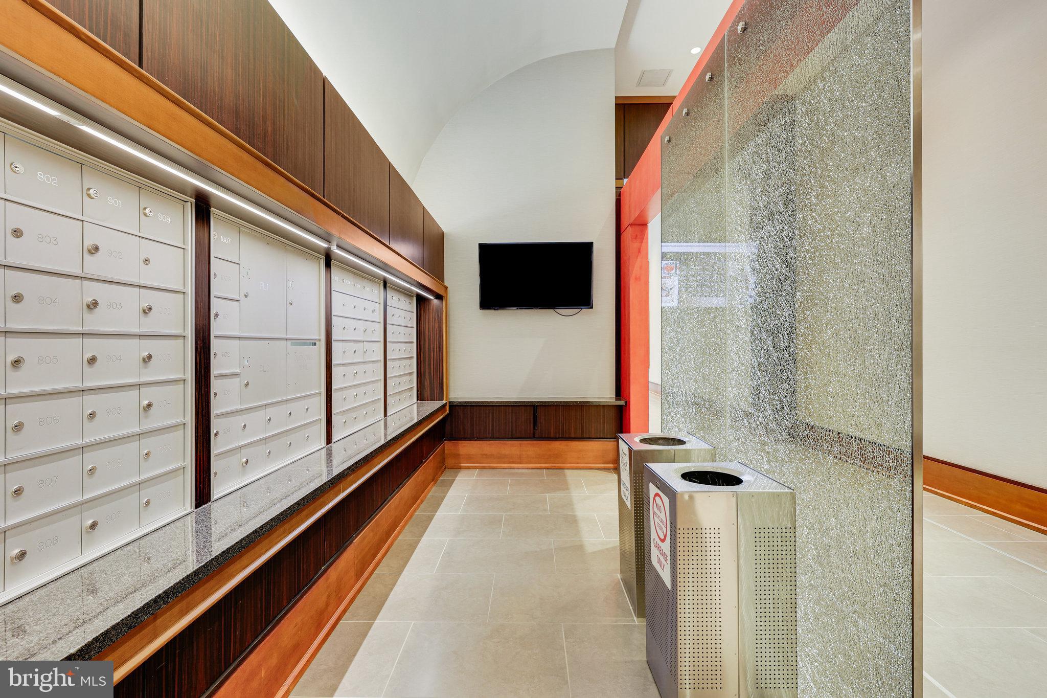 MIDTOWN AT RESTON TOWN CENTER - Residential