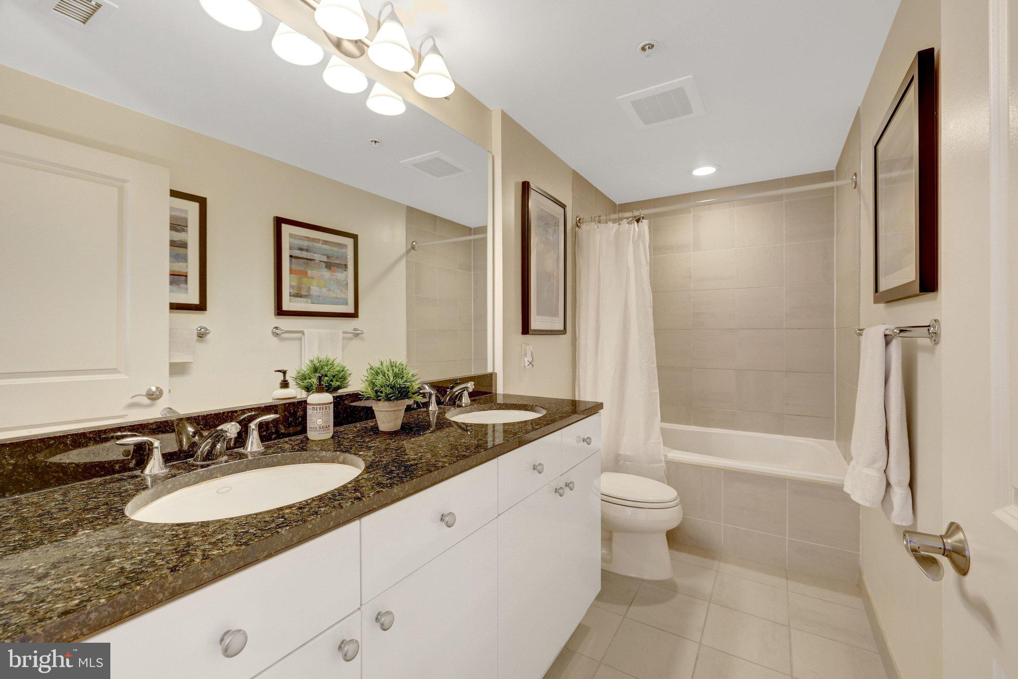 MIDTOWN AT RESTON TOWN CENTER - Residential