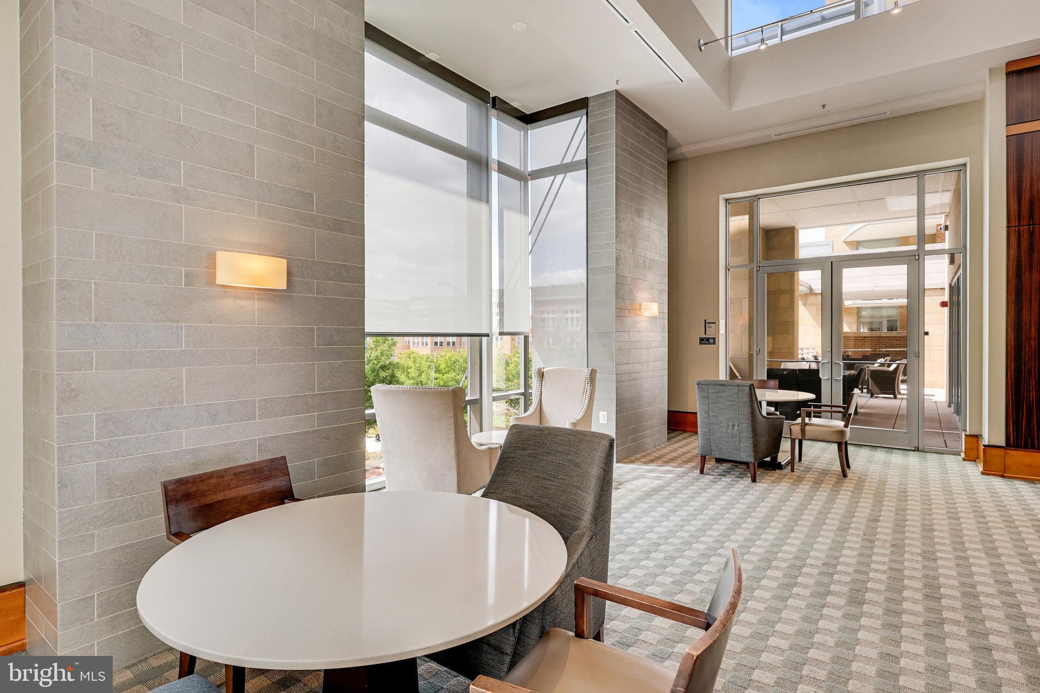 MIDTOWN AT RESTON TOWN CENTER - Residential