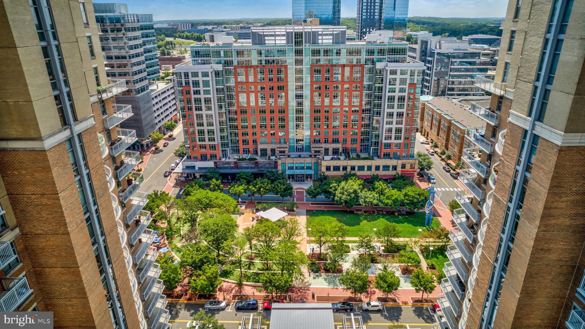 MIDTOWN AT RESTON TOWN CENTER - Residential