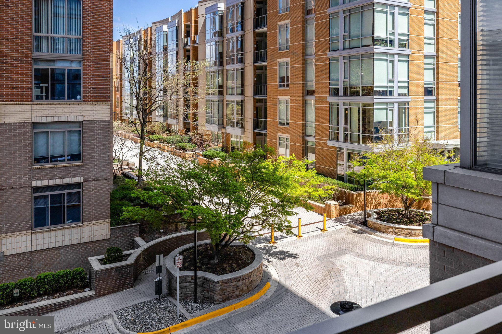 MIDTOWN AT RESTON TOWN CENTER - Residential
