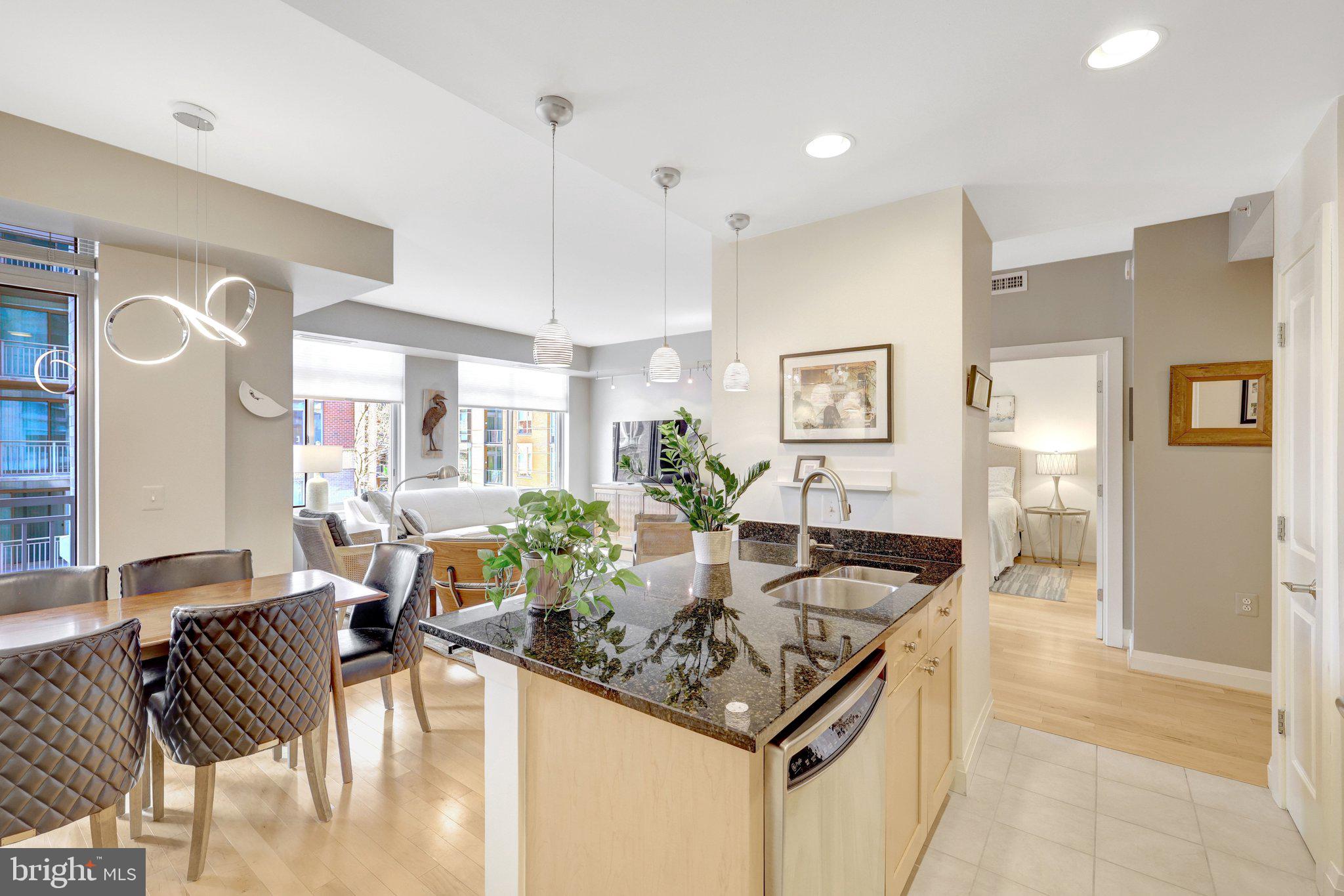 MIDTOWN AT RESTON TOWN CENTER - Residential