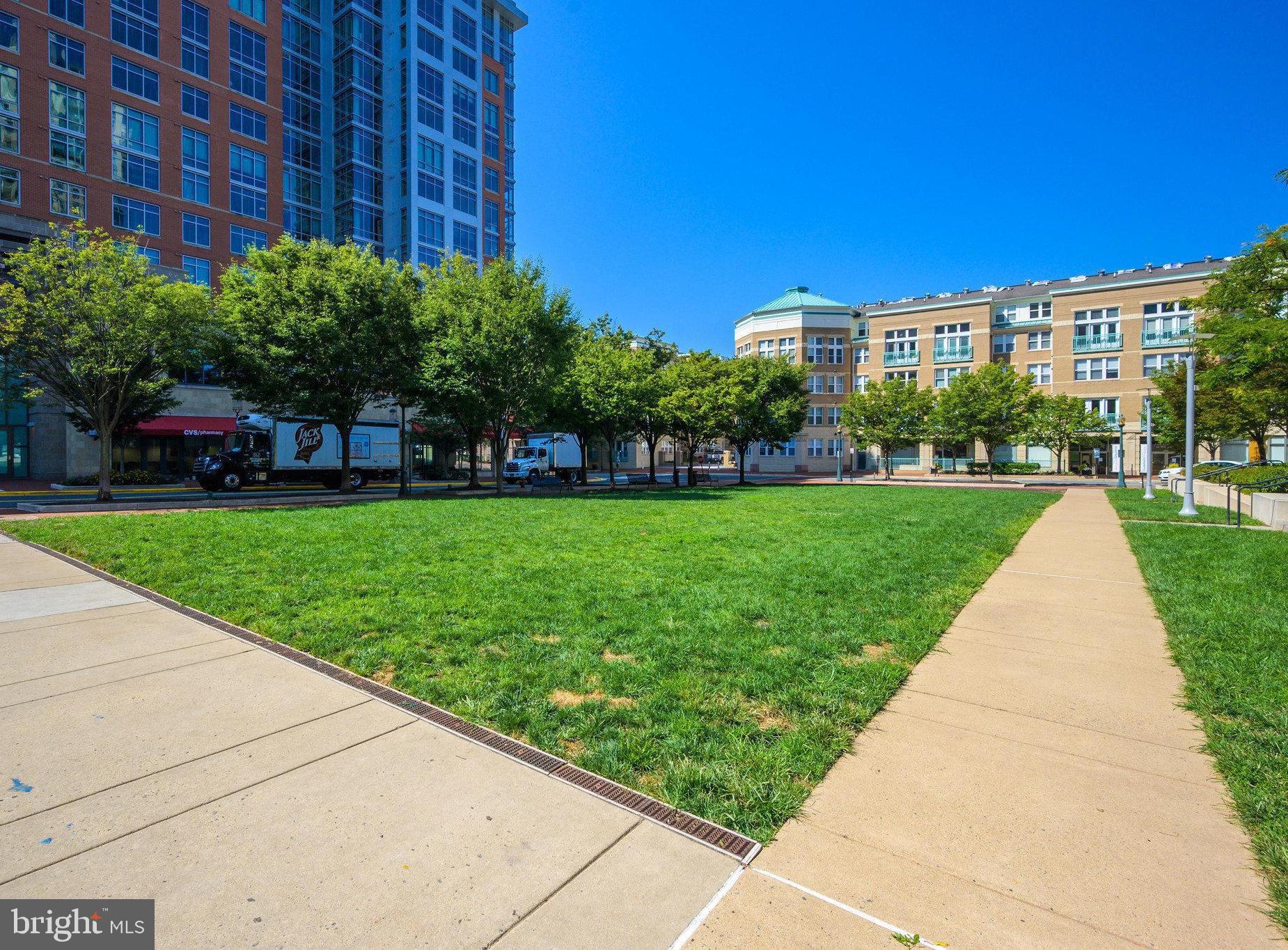 MIDTOWN AT RESTON TOWN CENTER - Residential