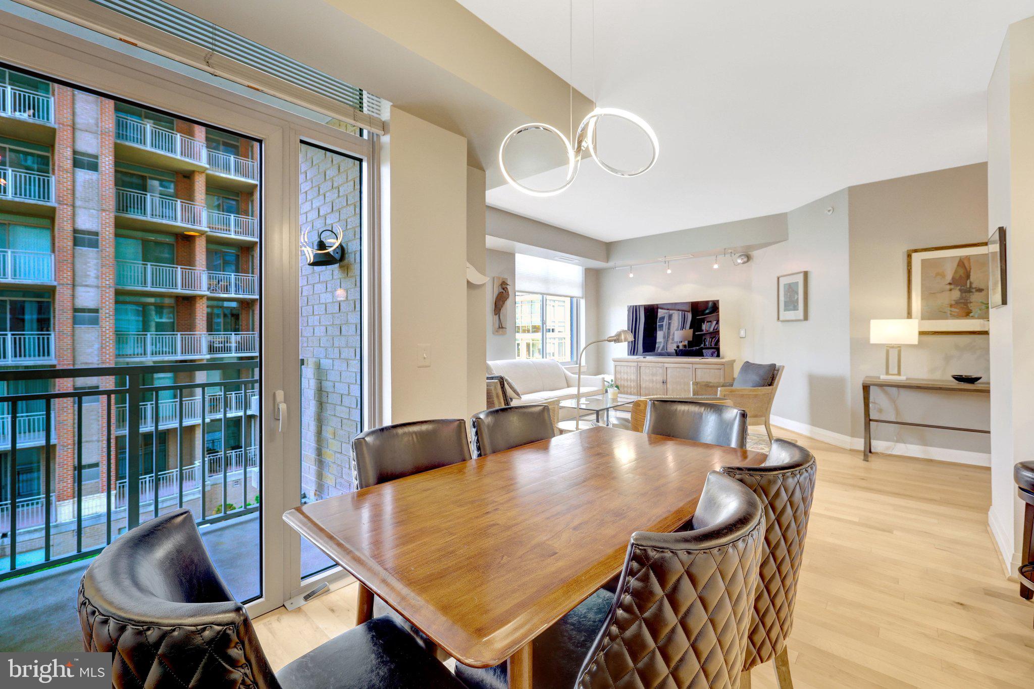 MIDTOWN AT RESTON TOWN CENTER - Residential