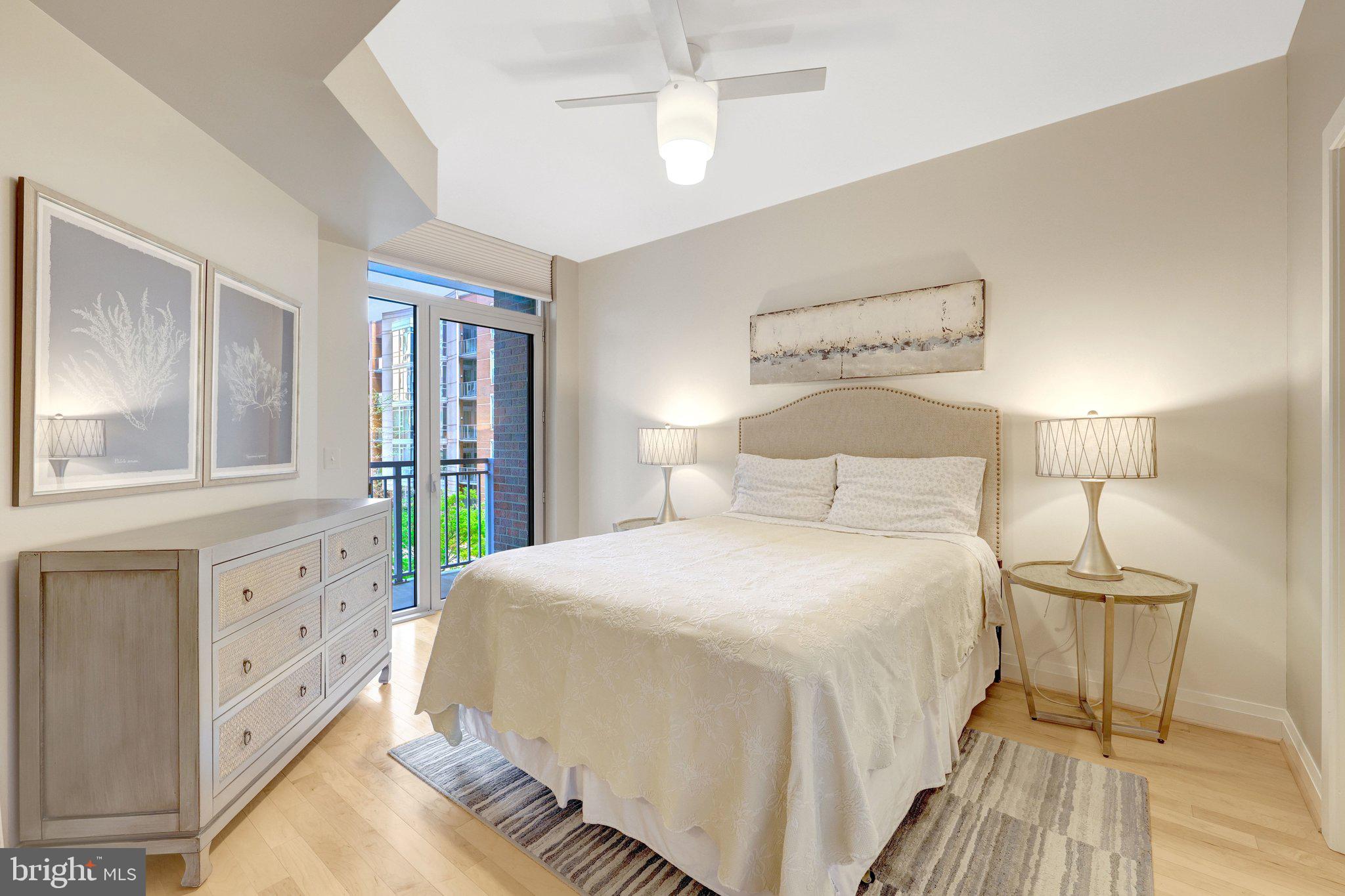 MIDTOWN AT RESTON TOWN CENTER - Residential