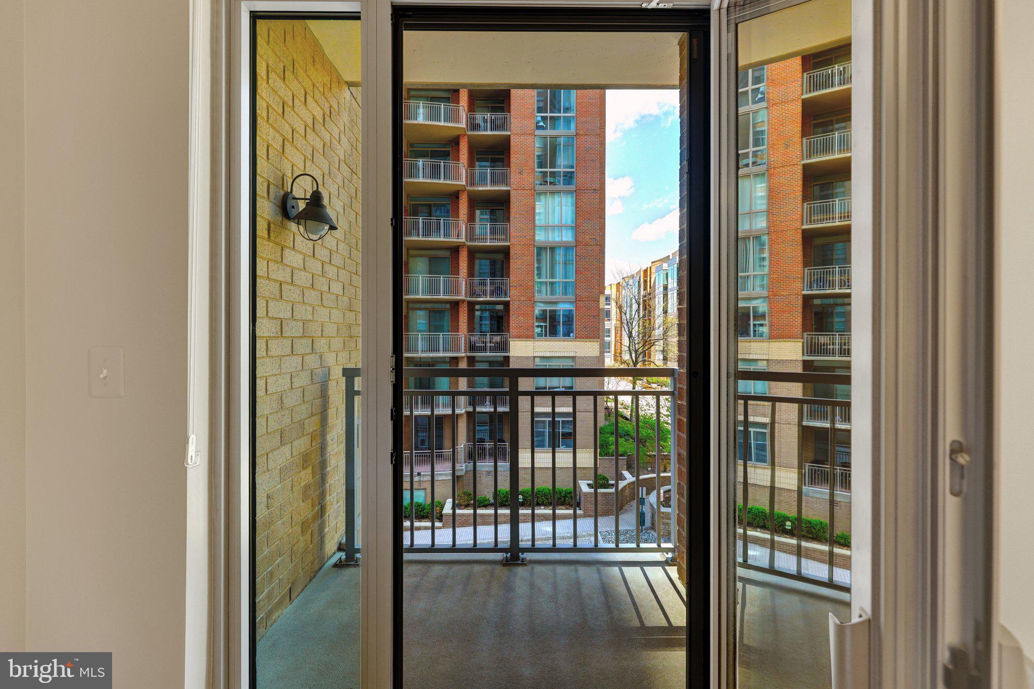 MIDTOWN AT RESTON TOWN CENTER - Residential