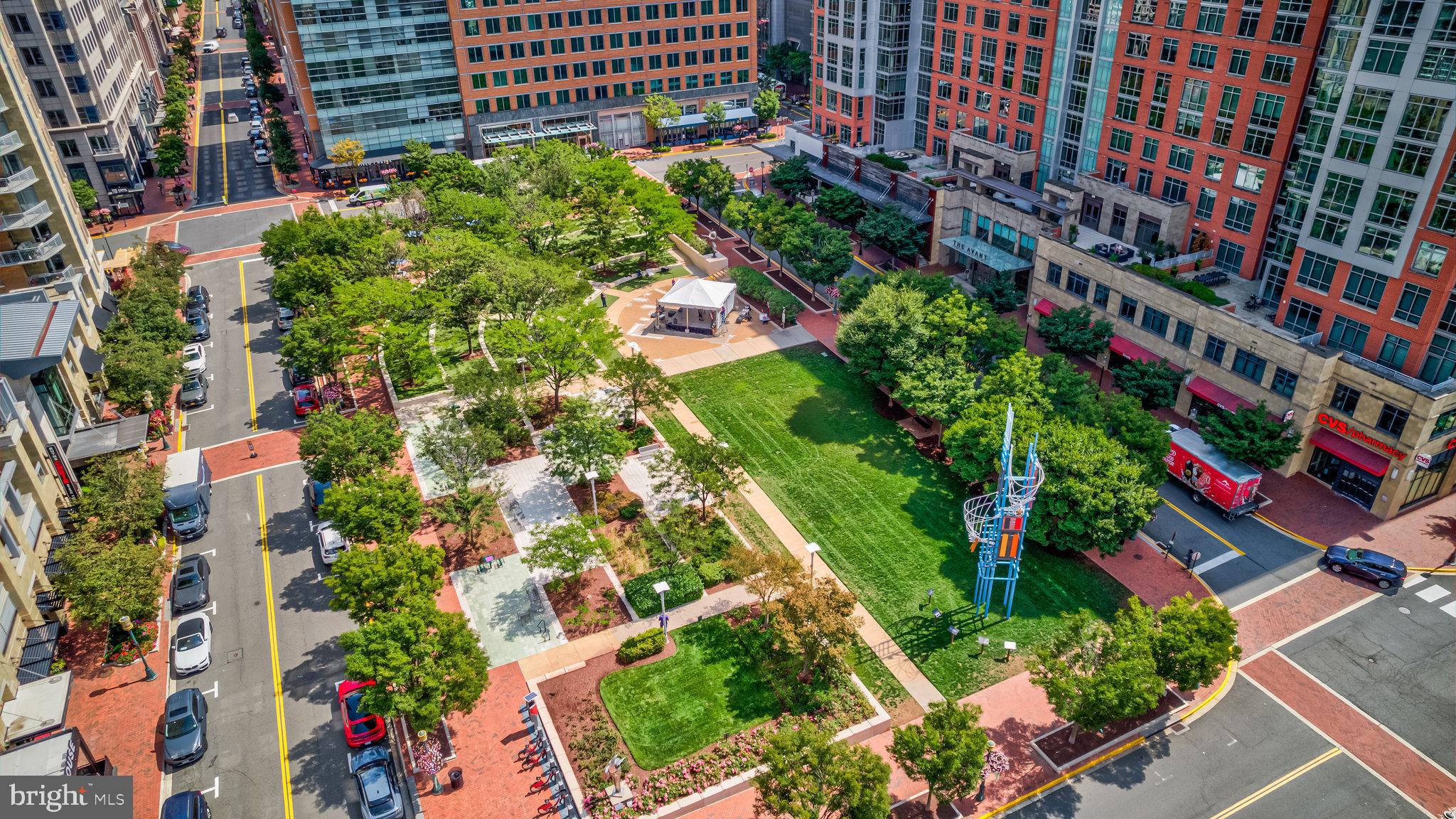 MIDTOWN AT RESTON TOWN CENTER - Residential