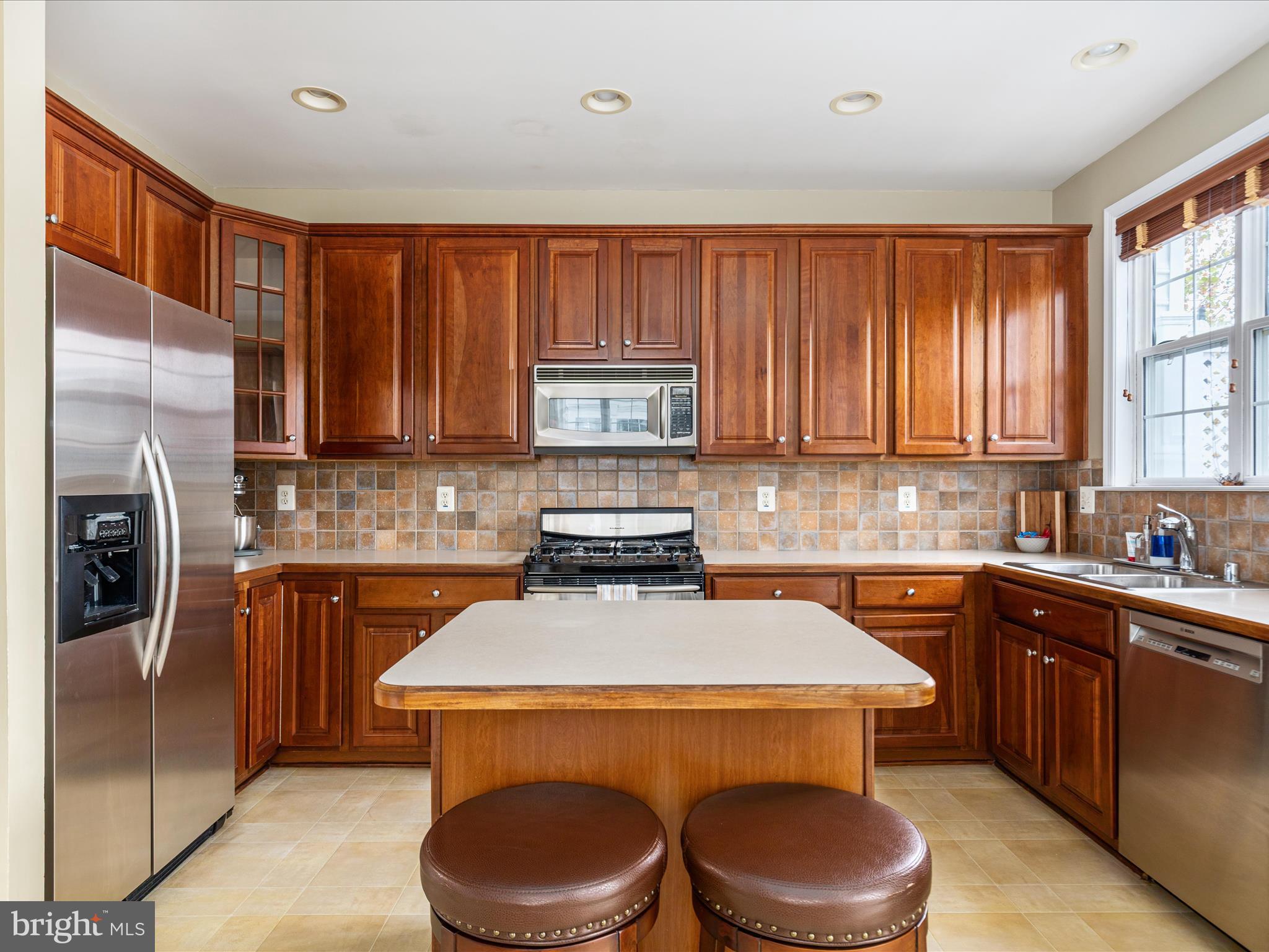 42533 MAGELLAN SQUARE