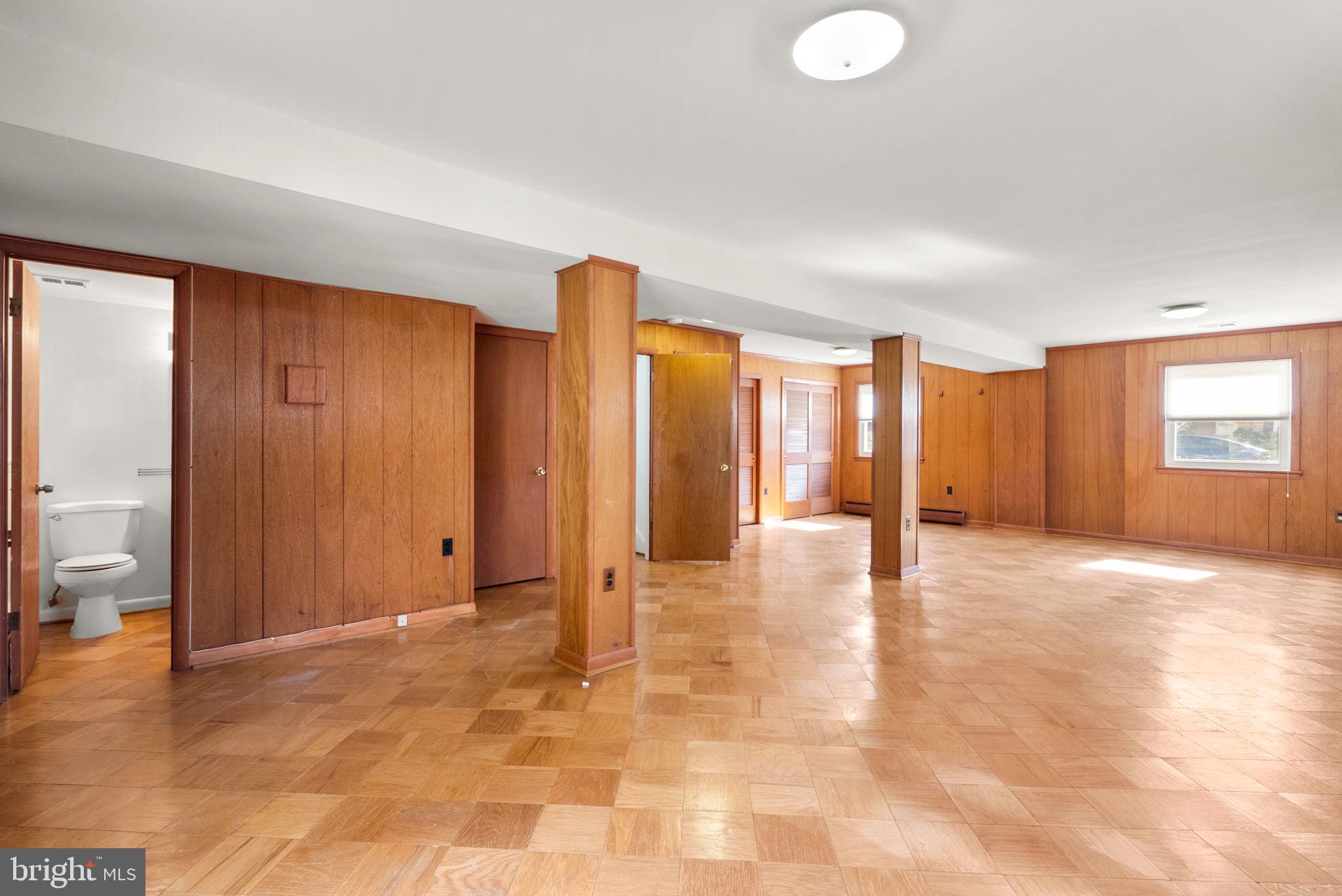 COLLEGE PARK WOODS - Residential