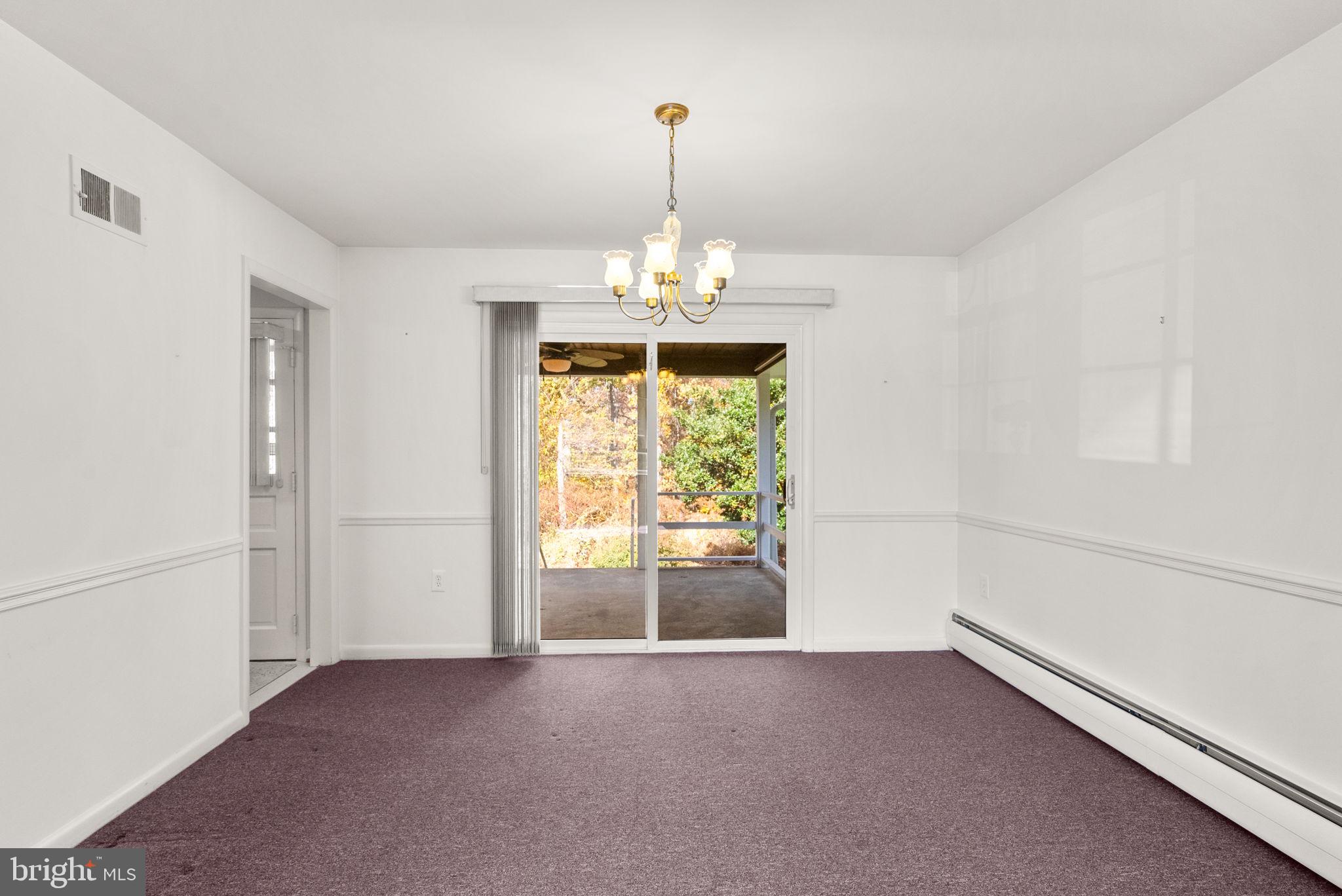 COLLEGE PARK WOODS - Residential