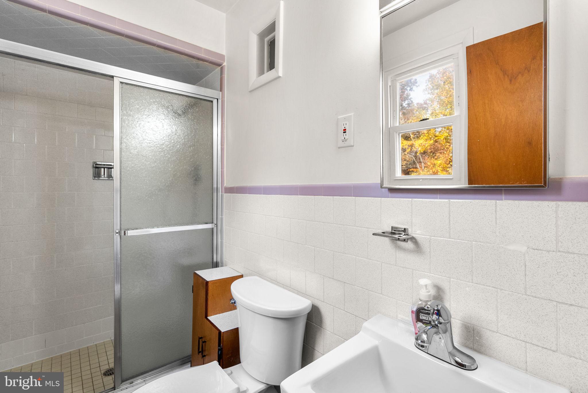 COLLEGE PARK WOODS - Residential