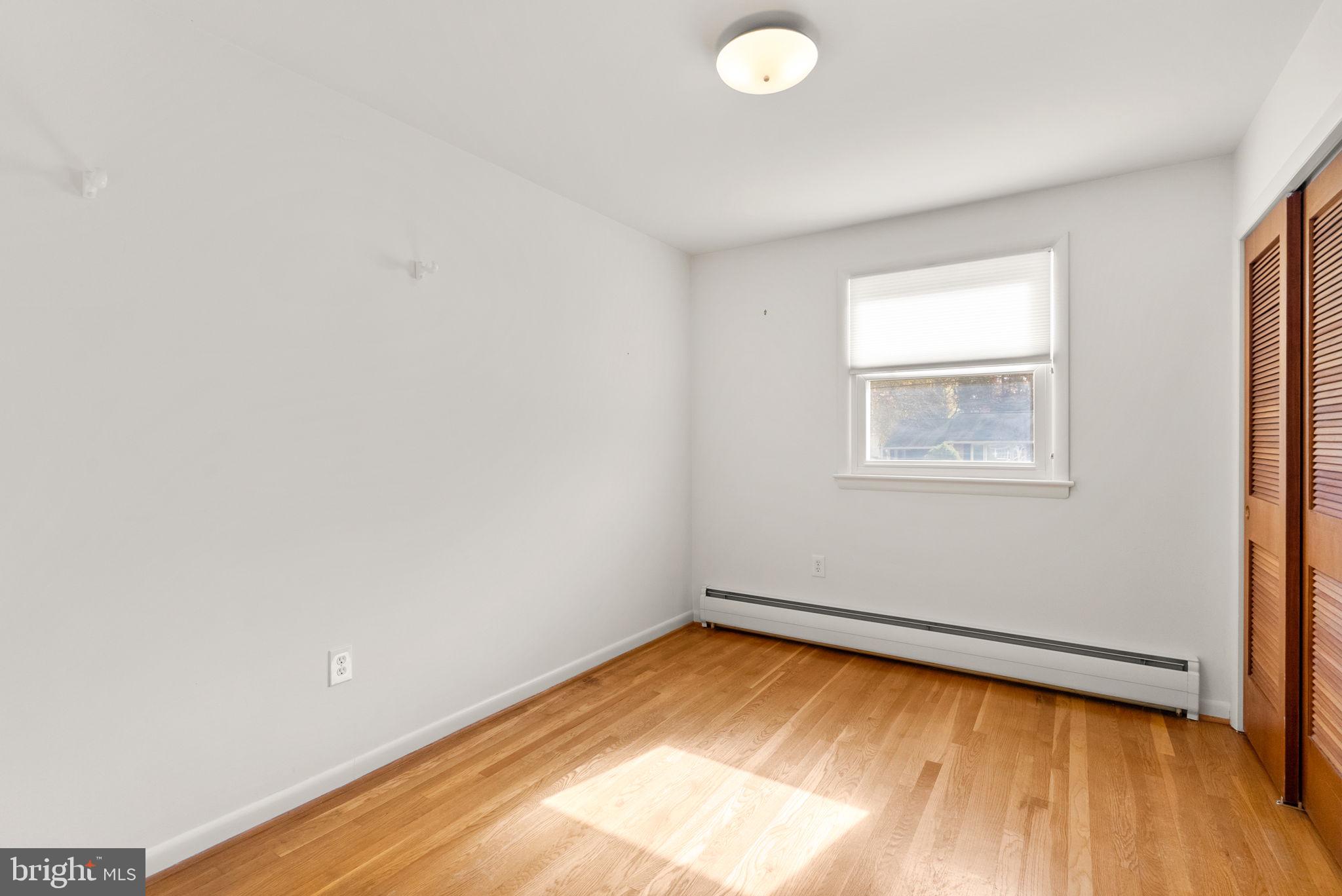 COLLEGE PARK WOODS - Residential