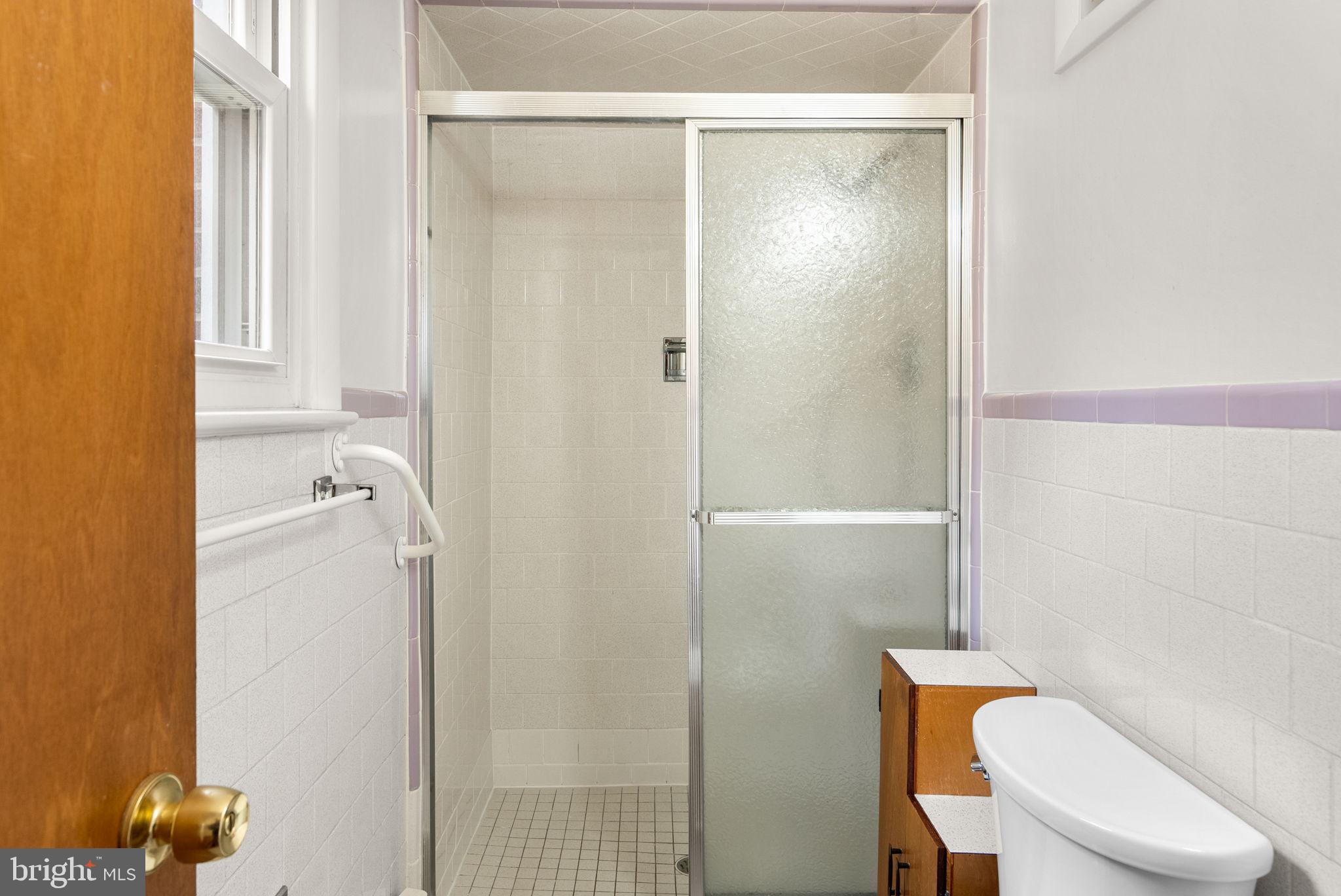 COLLEGE PARK WOODS - Residential