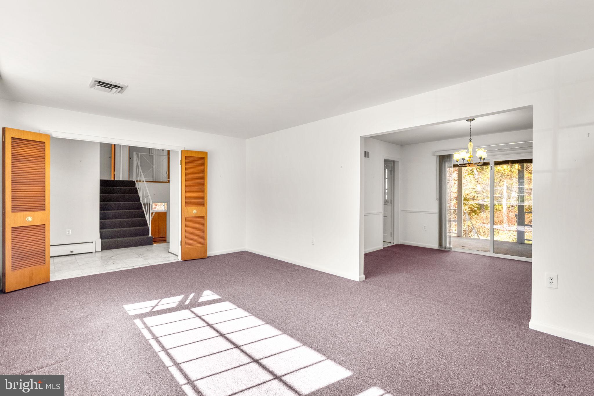 COLLEGE PARK WOODS - Residential