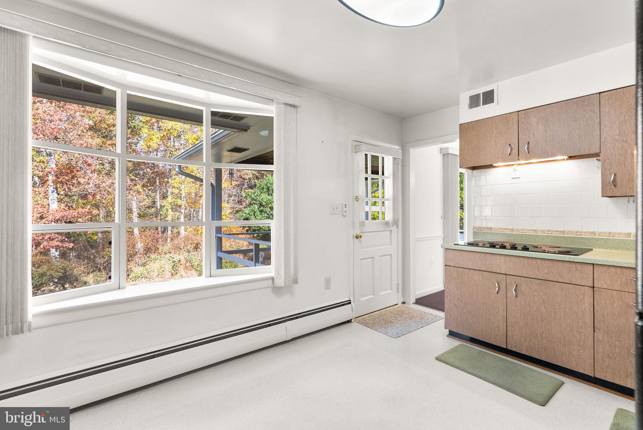 COLLEGE PARK WOODS - Residential