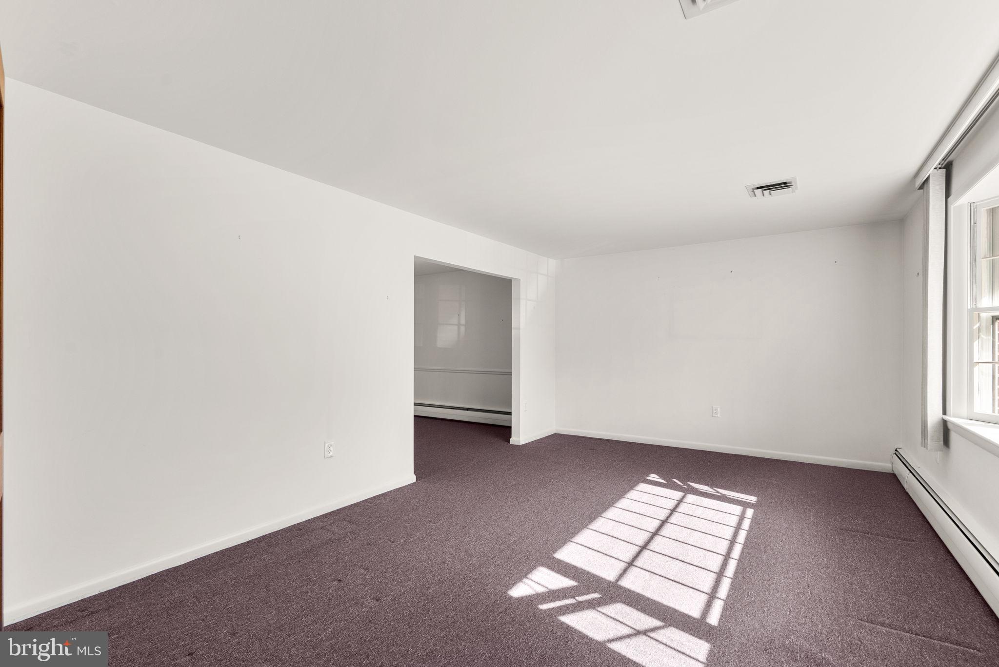 COLLEGE PARK WOODS - Residential