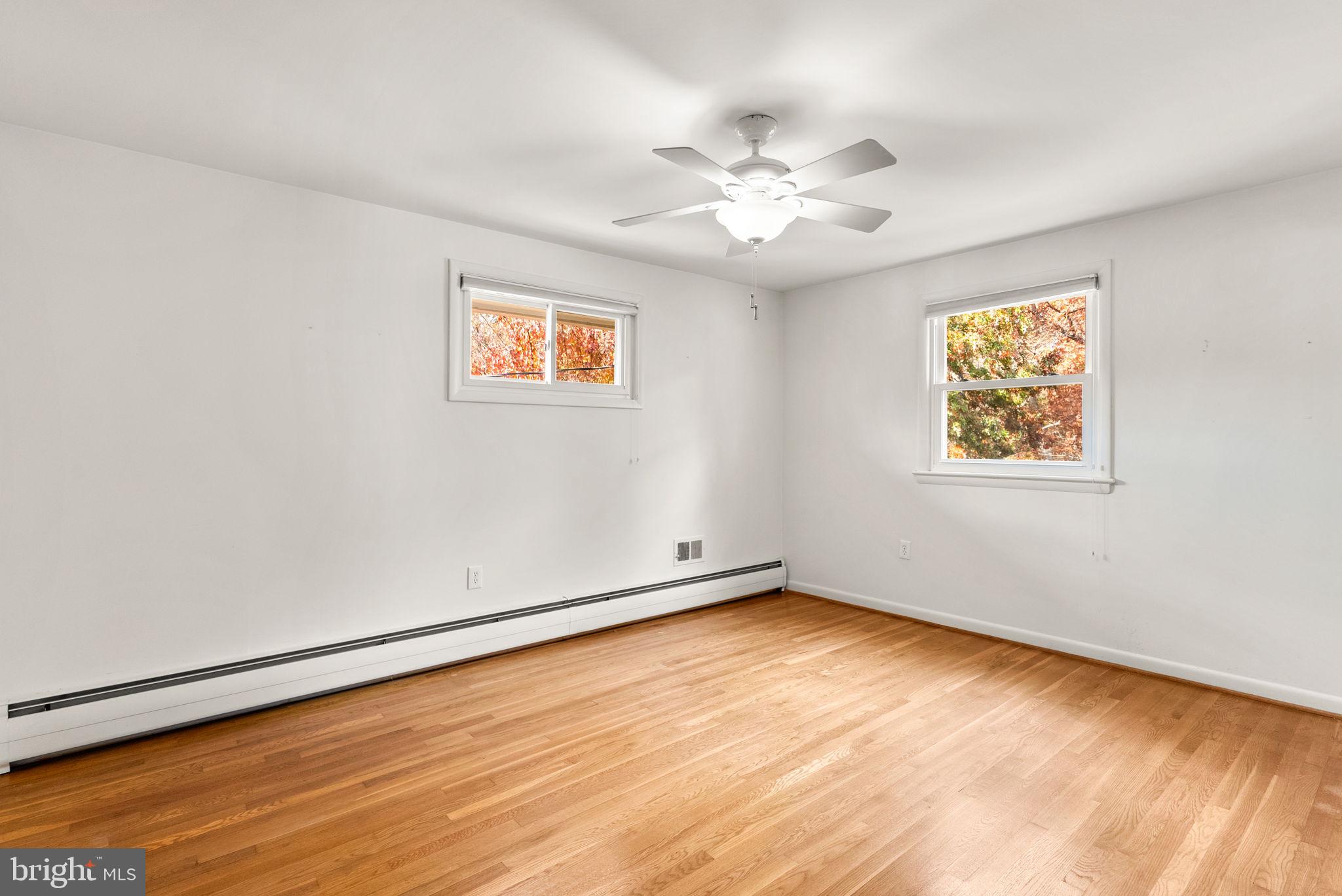 COLLEGE PARK WOODS - Residential