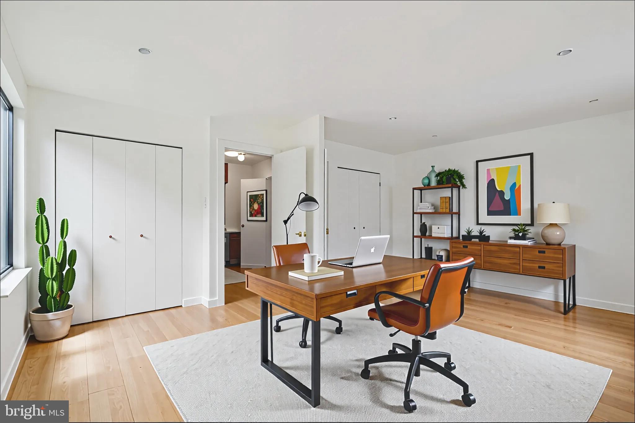 LOGAN SQUARE - Residential