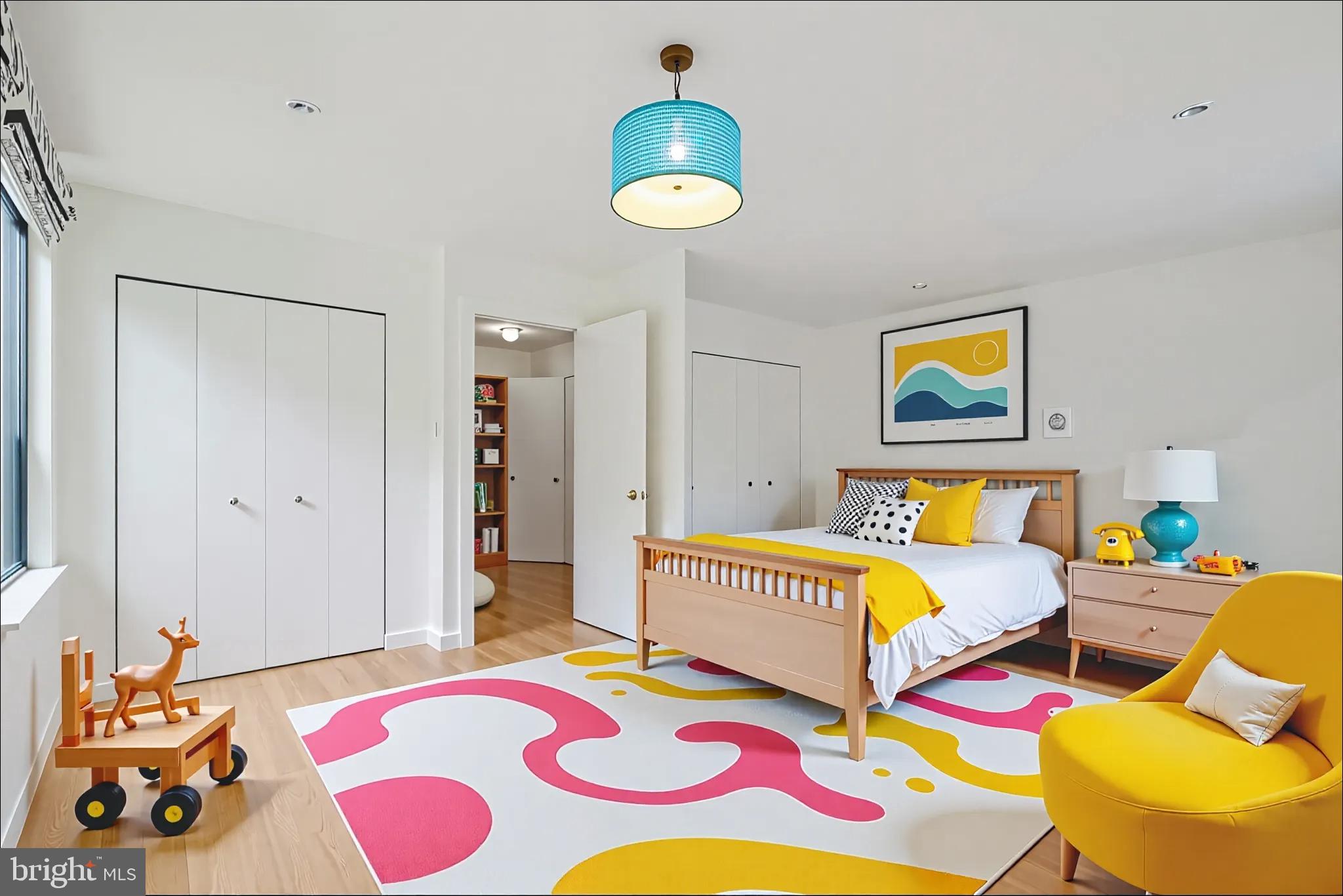 LOGAN SQUARE - Residential