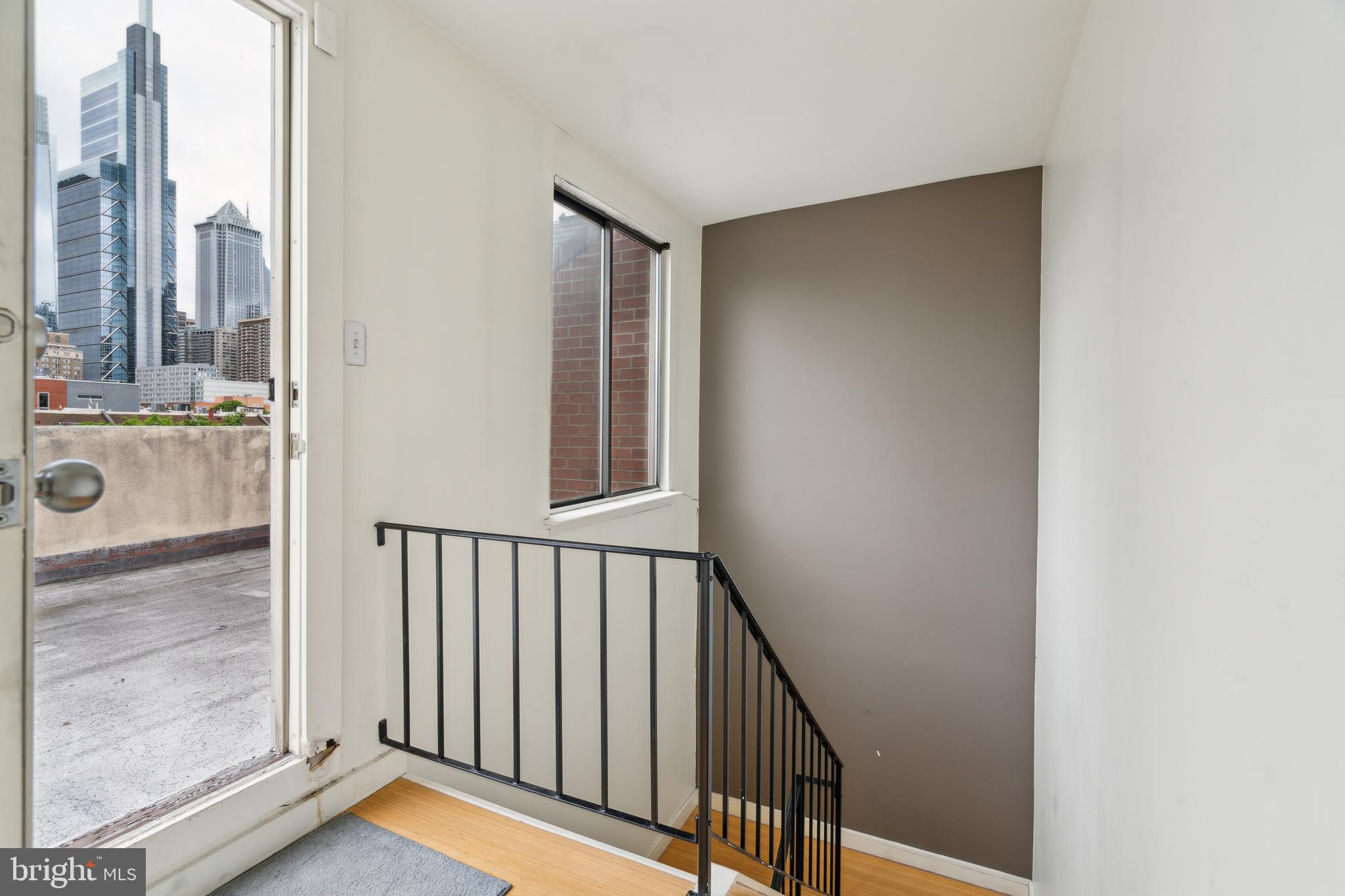 LOGAN SQUARE - Residential