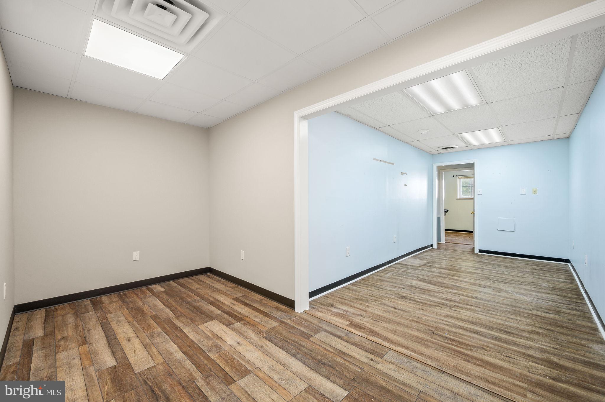 2561 YARDVILLE HAMILTON SQUARE ROAD